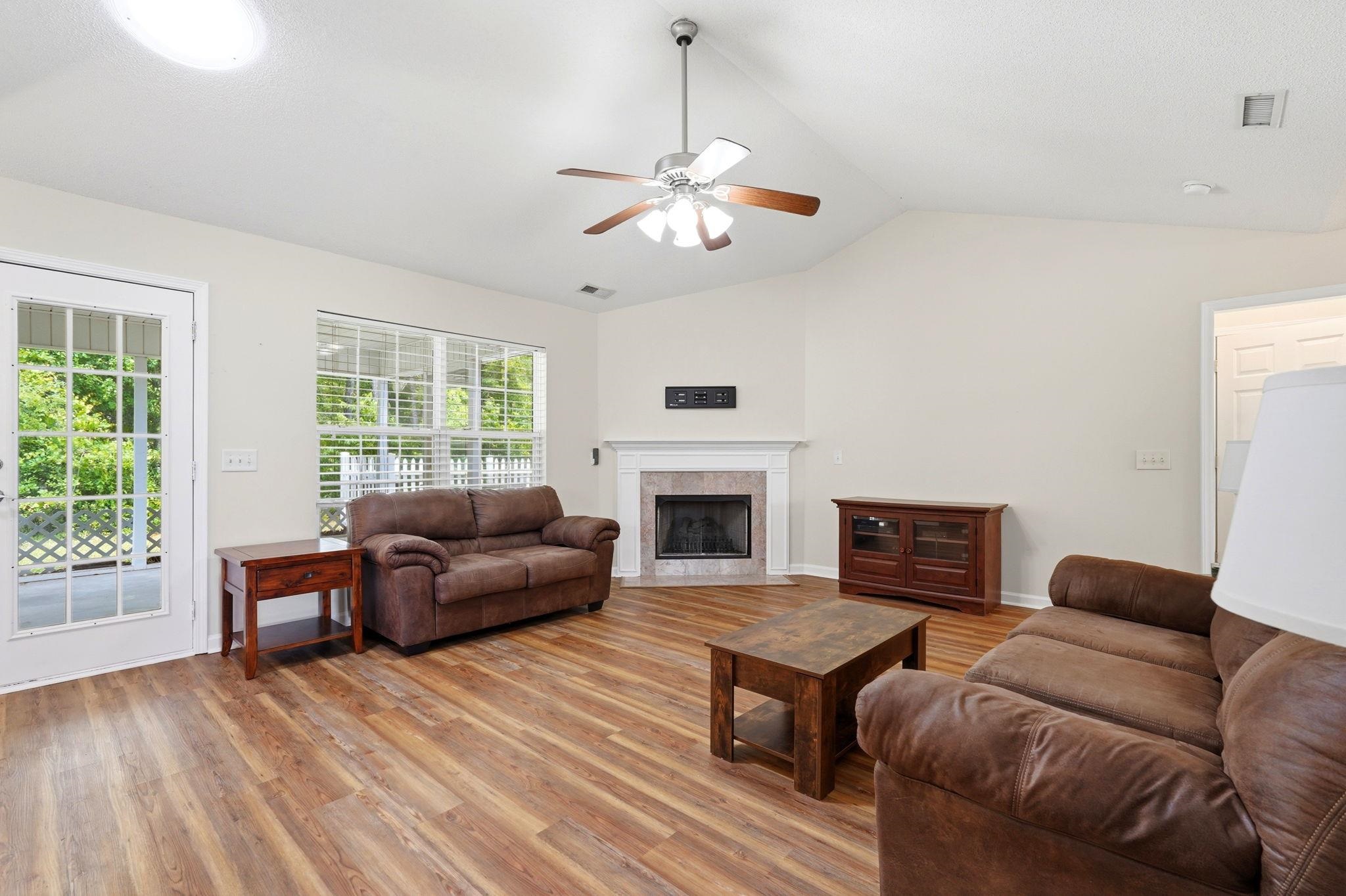 1648 Langley Dr. Property Photo 14