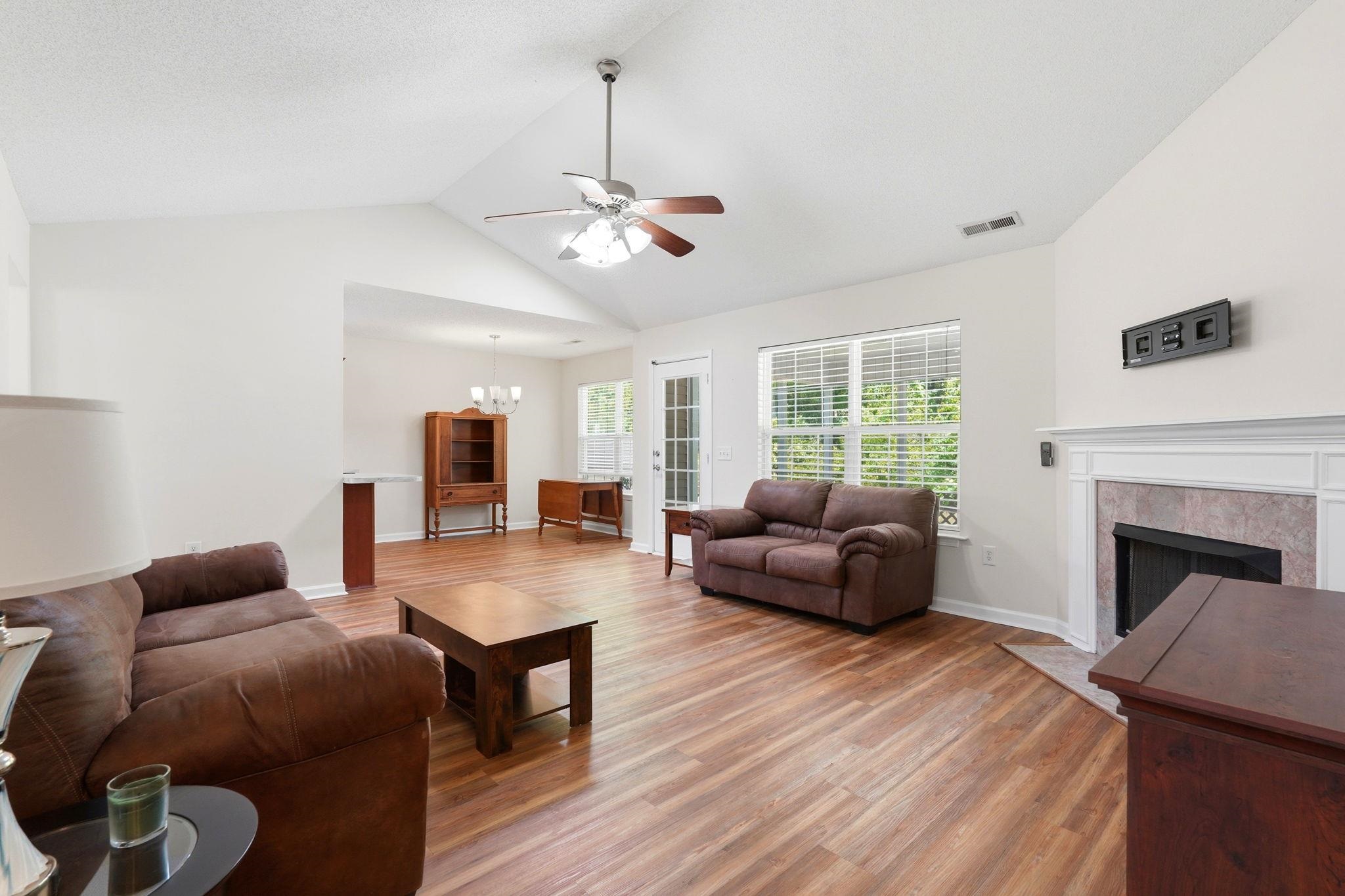 1648 Langley Dr. Property Photo 15