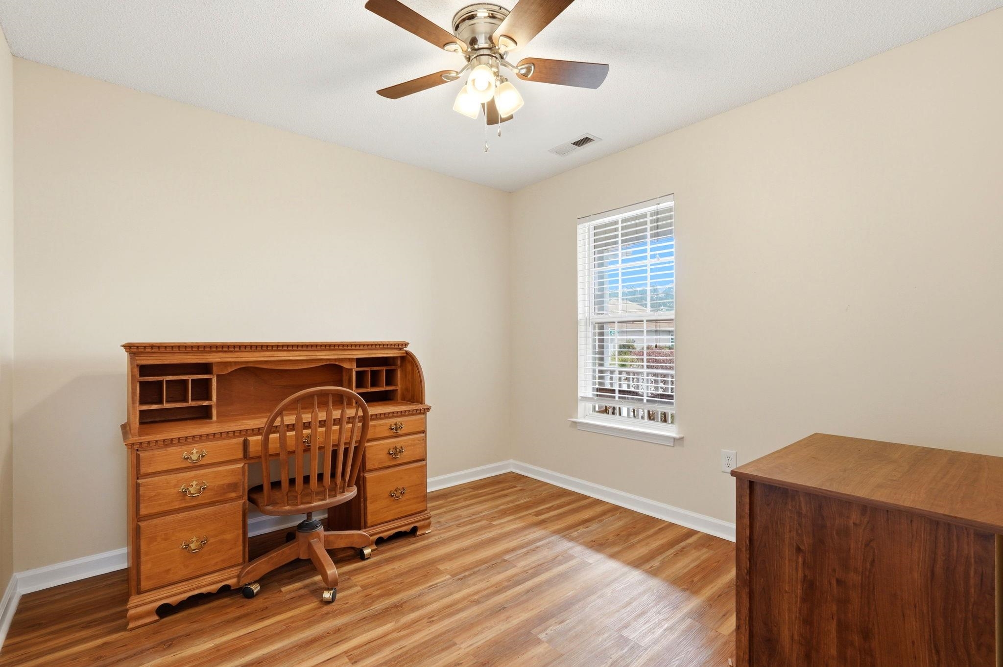 1648 Langley Dr. Property Photo 16