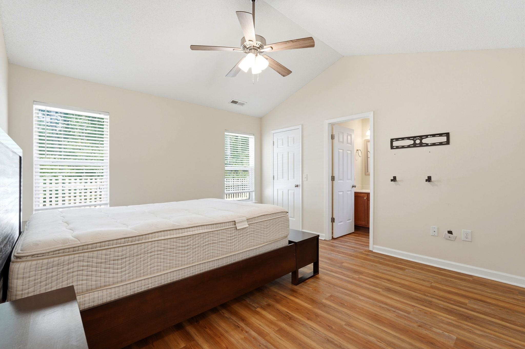 1648 Langley Dr. Property Photo 20