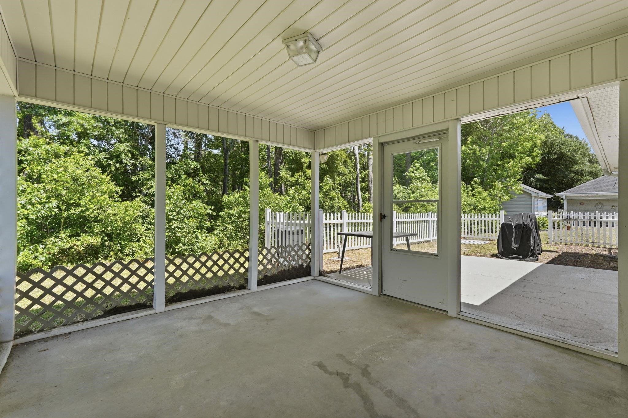 1648 Langley Dr. Property Photo 28