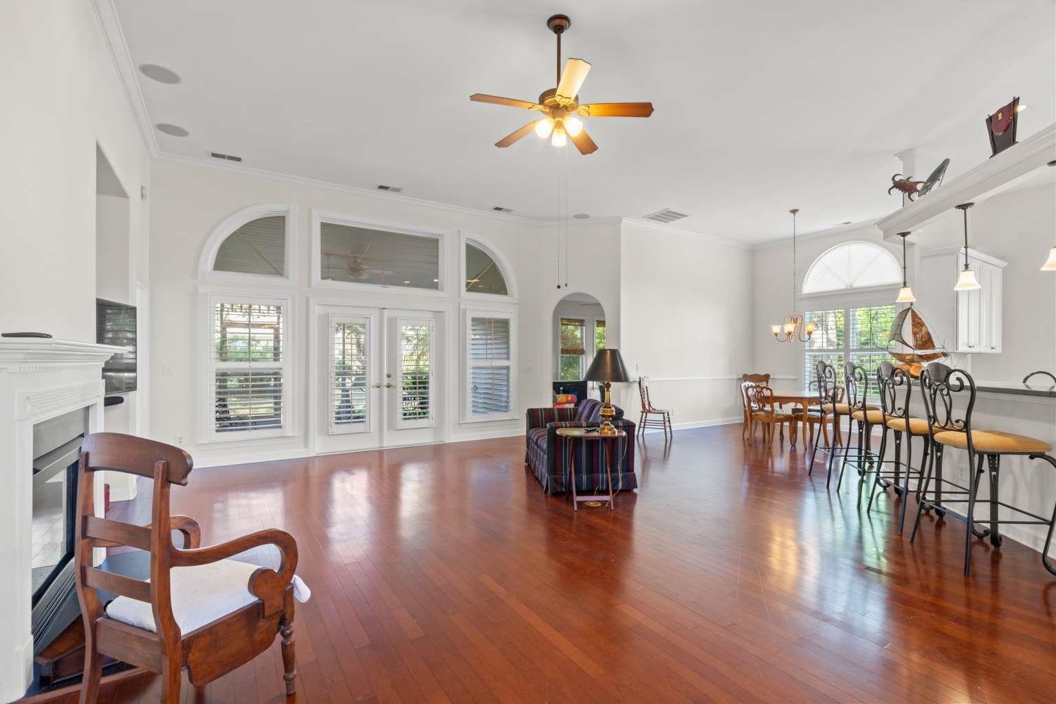 355 Camden Circle Property Photo 8