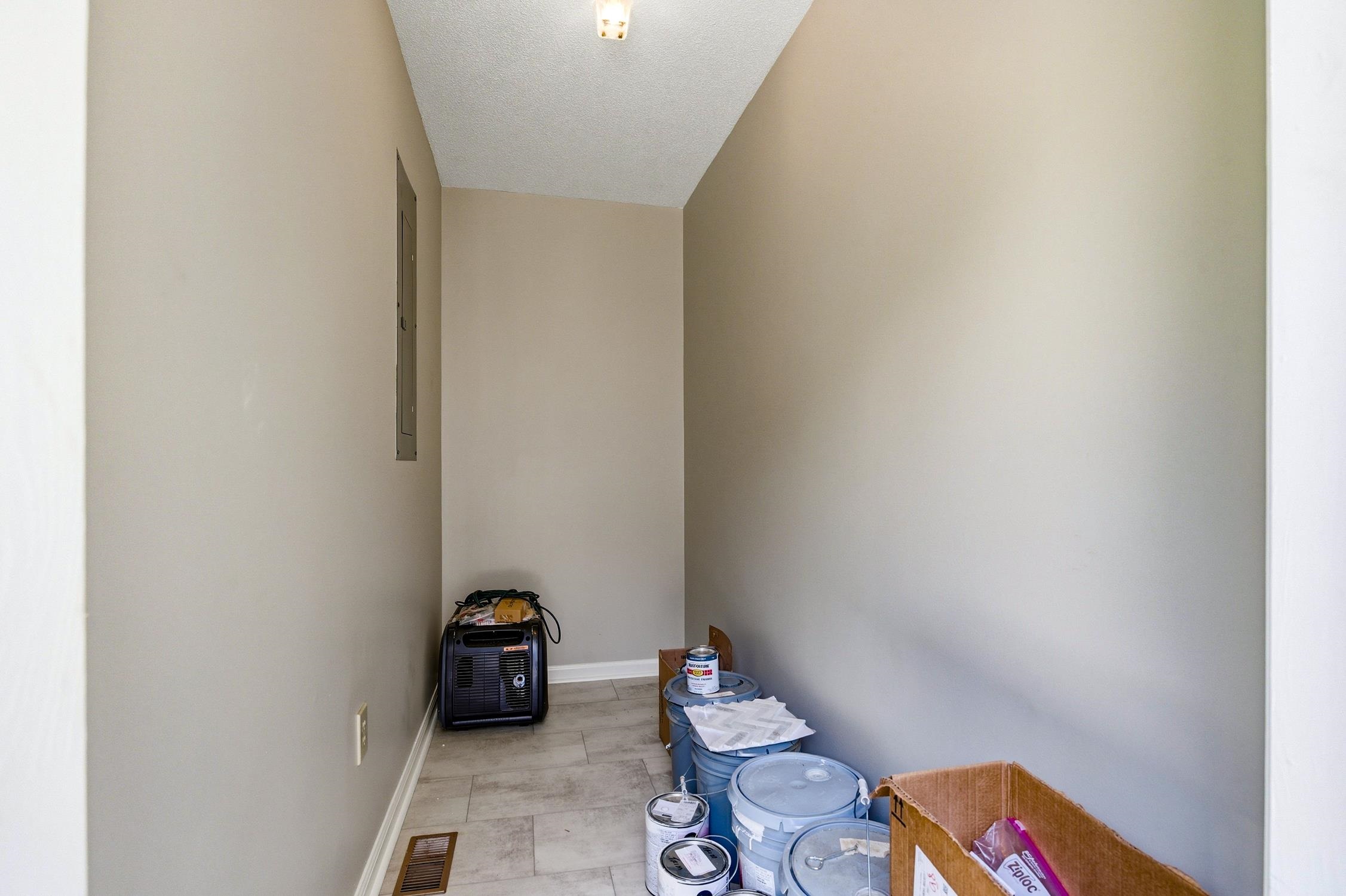 902 Grange Rd Property Photo 42