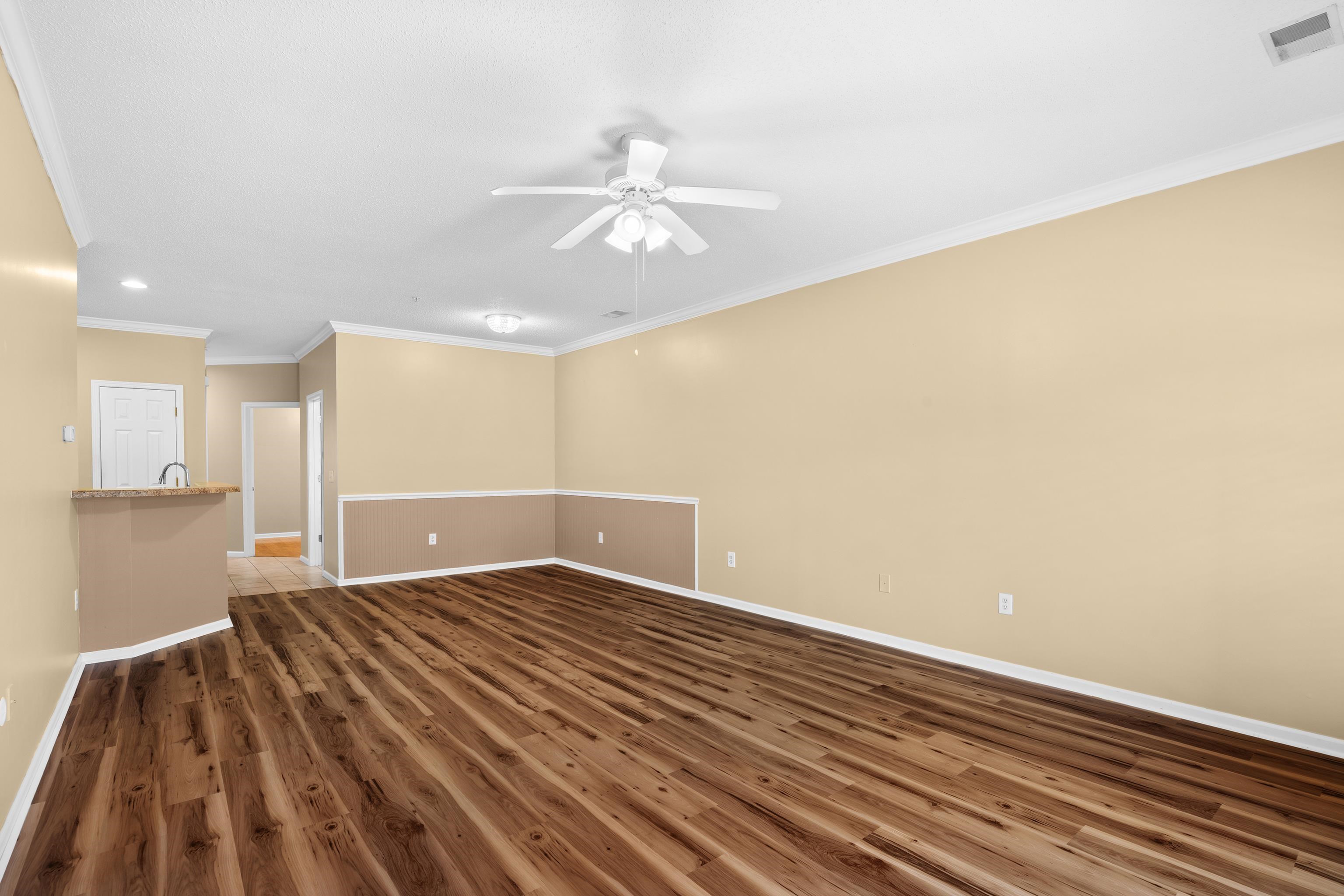 5840 Longwood Dr. Property Photo 12