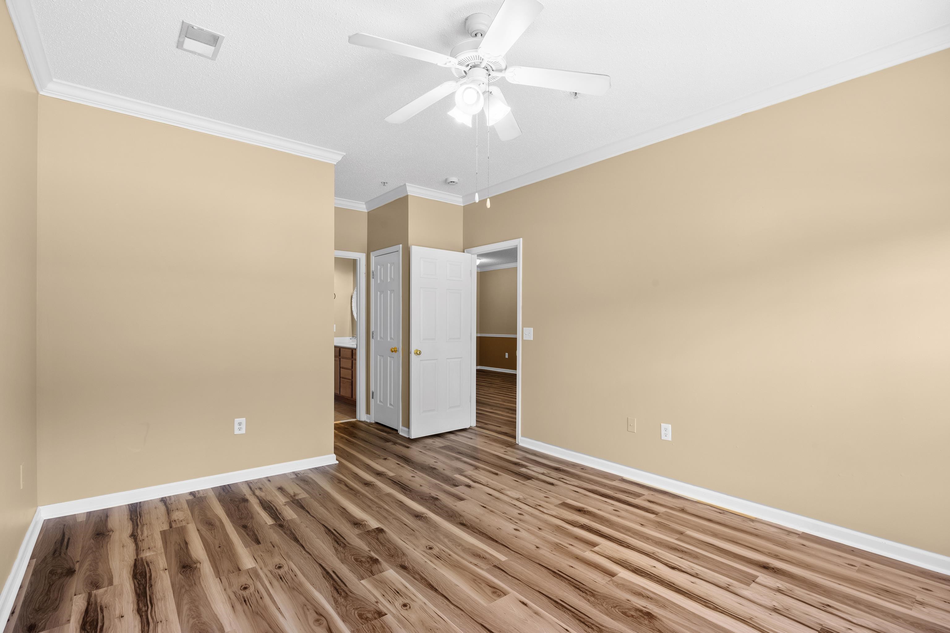 5840 Longwood Dr. Property Photo 30