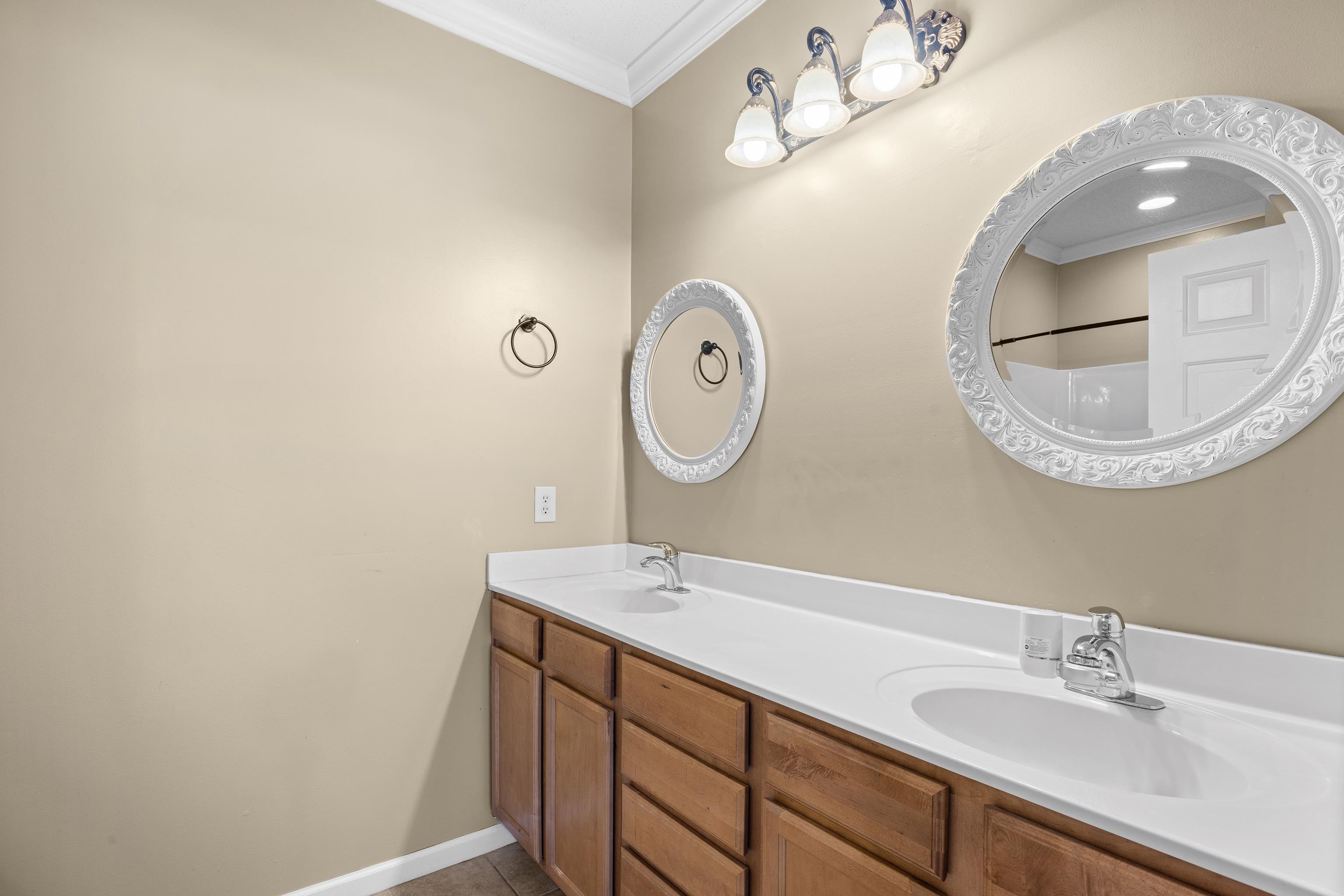 5840 Longwood Dr. Property Photo 33