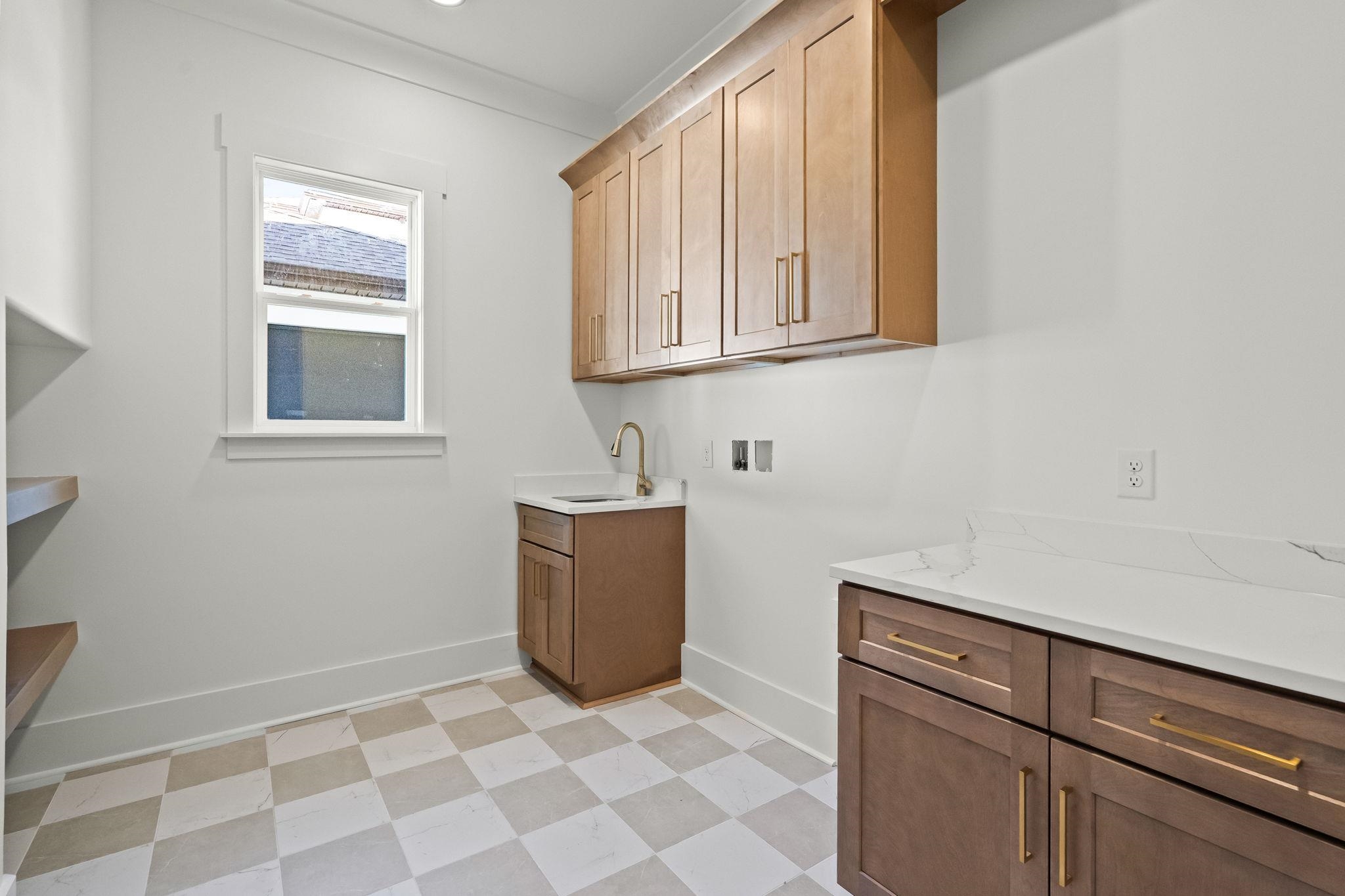 825 Bluffview Dr. Property Photo 70
