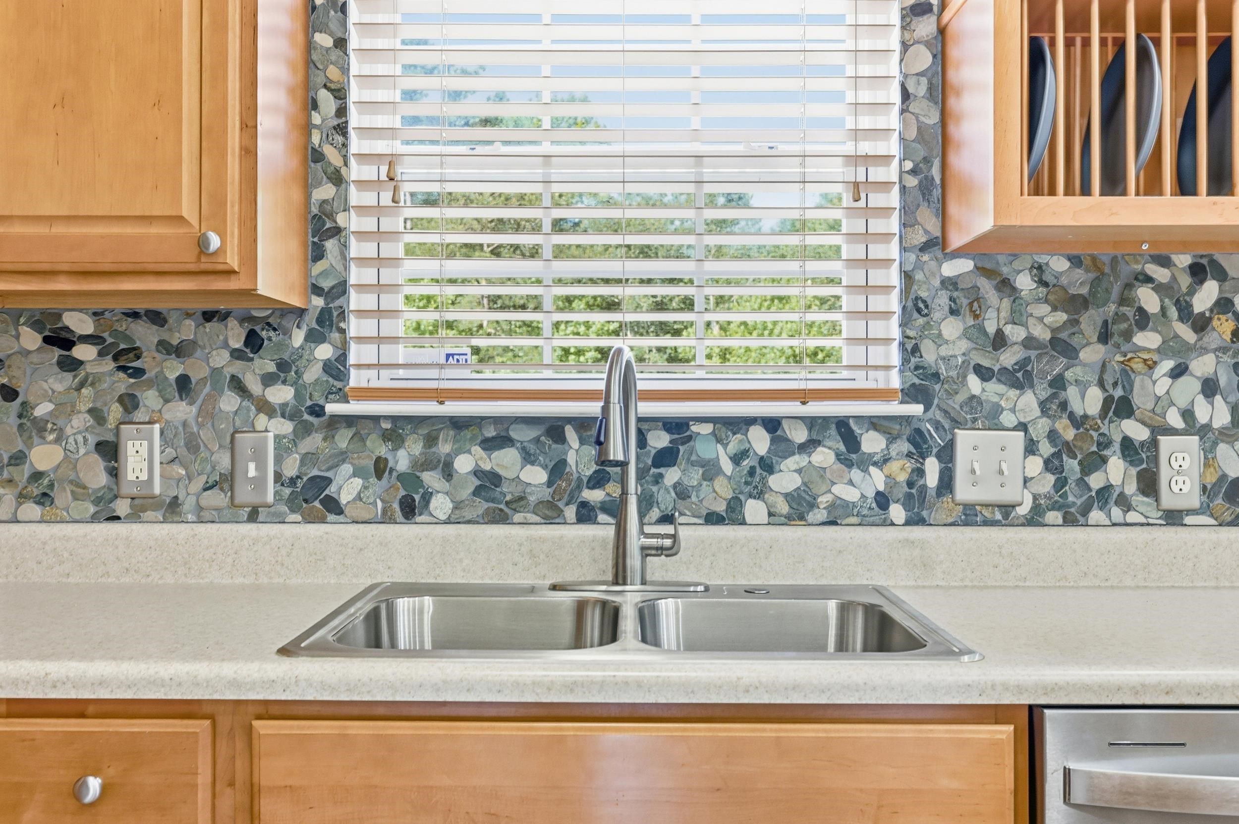 3625 Amber Ln. Property Photo 7