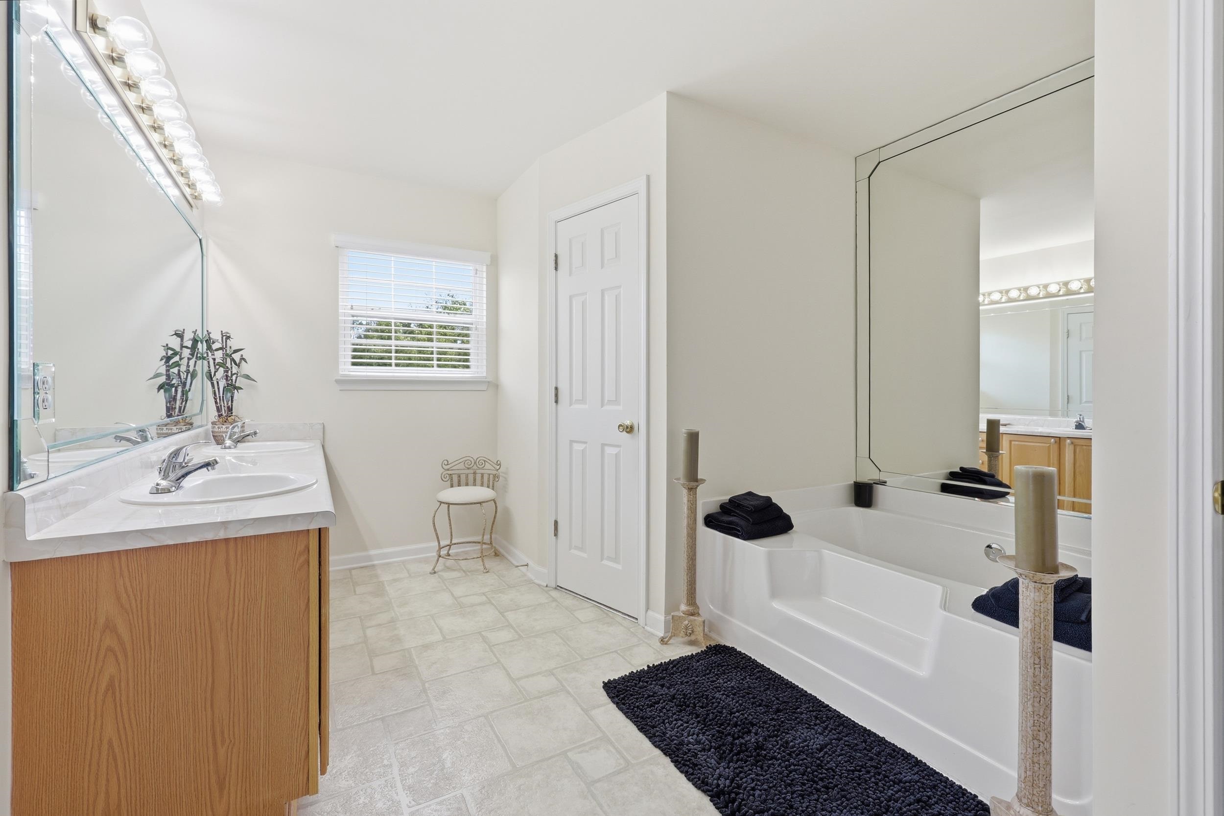 3625 Amber Ln. Property Photo 19