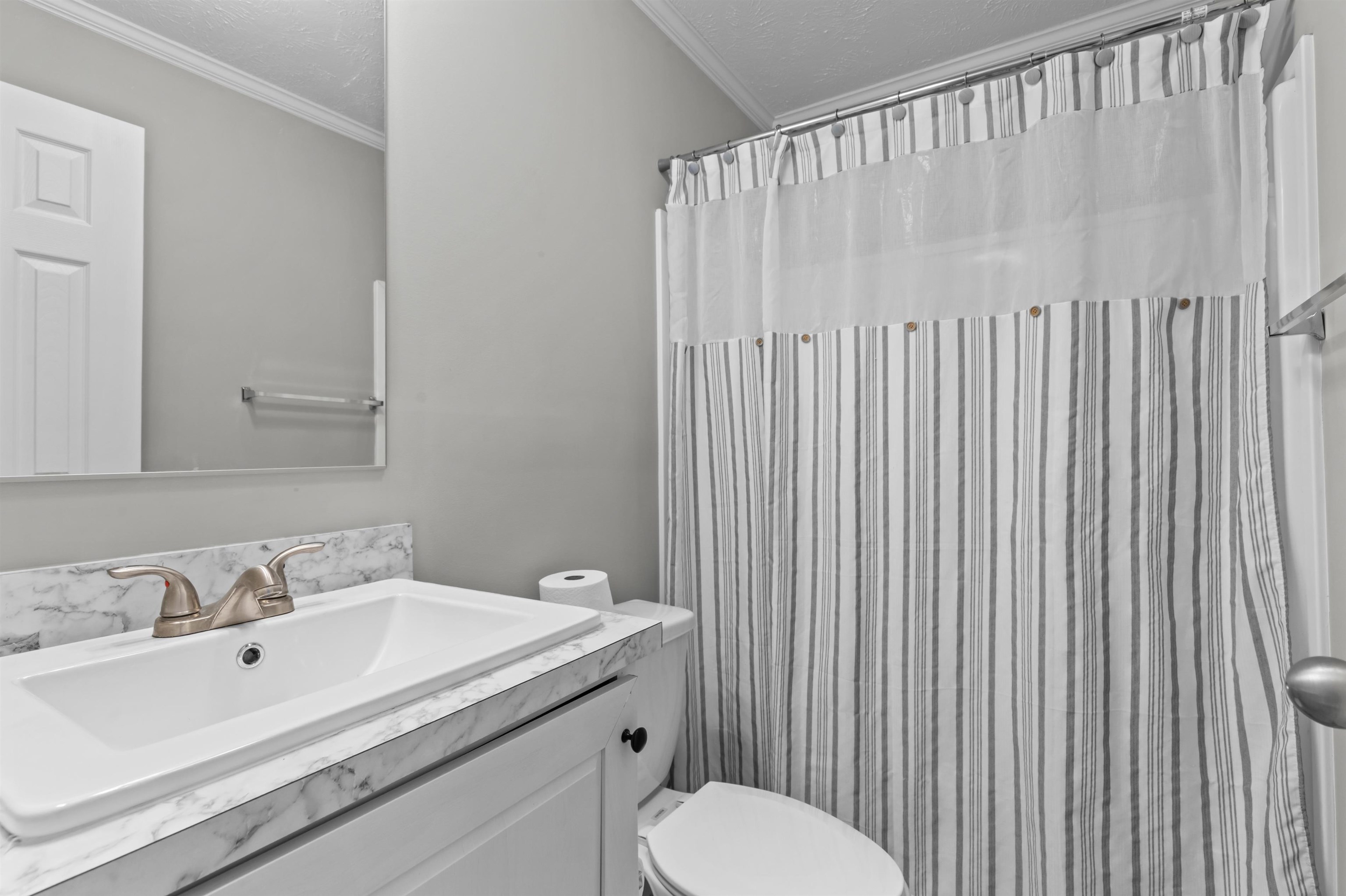108 Shetland Woods Dr. Property Photo 28