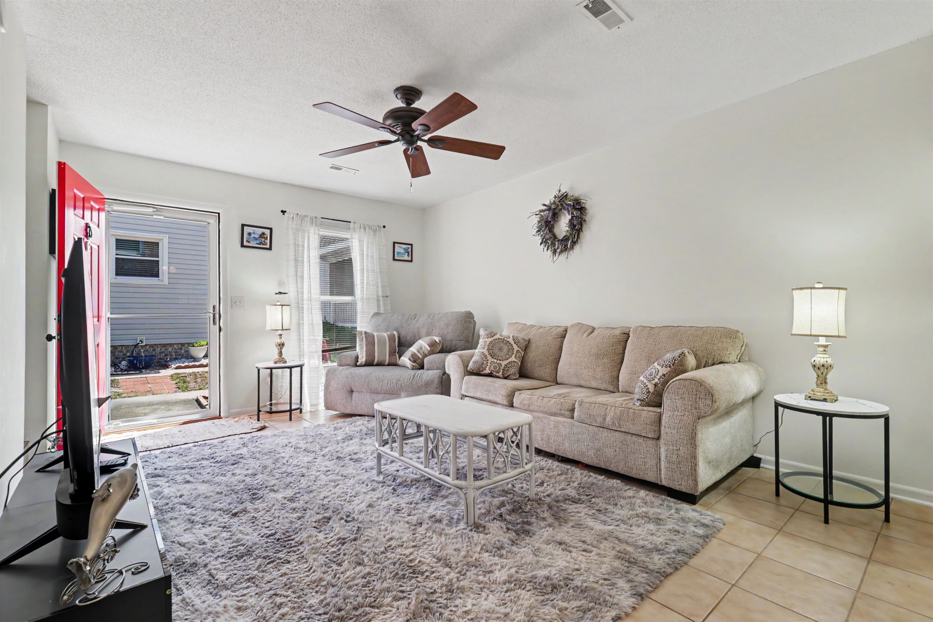 1707 Edge Dr. Property Photo 6