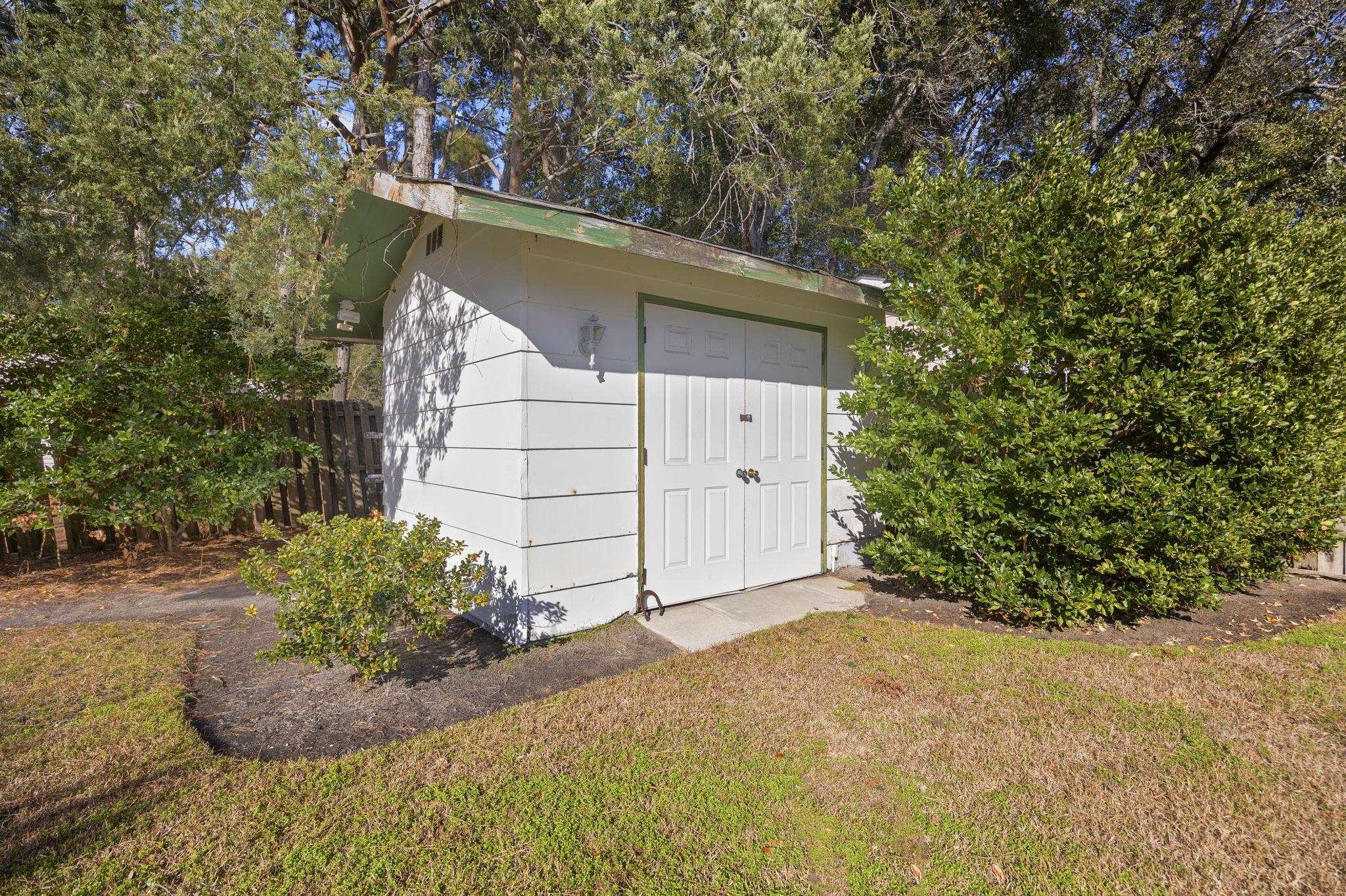 2306 Holly Dr. Property Photo 33