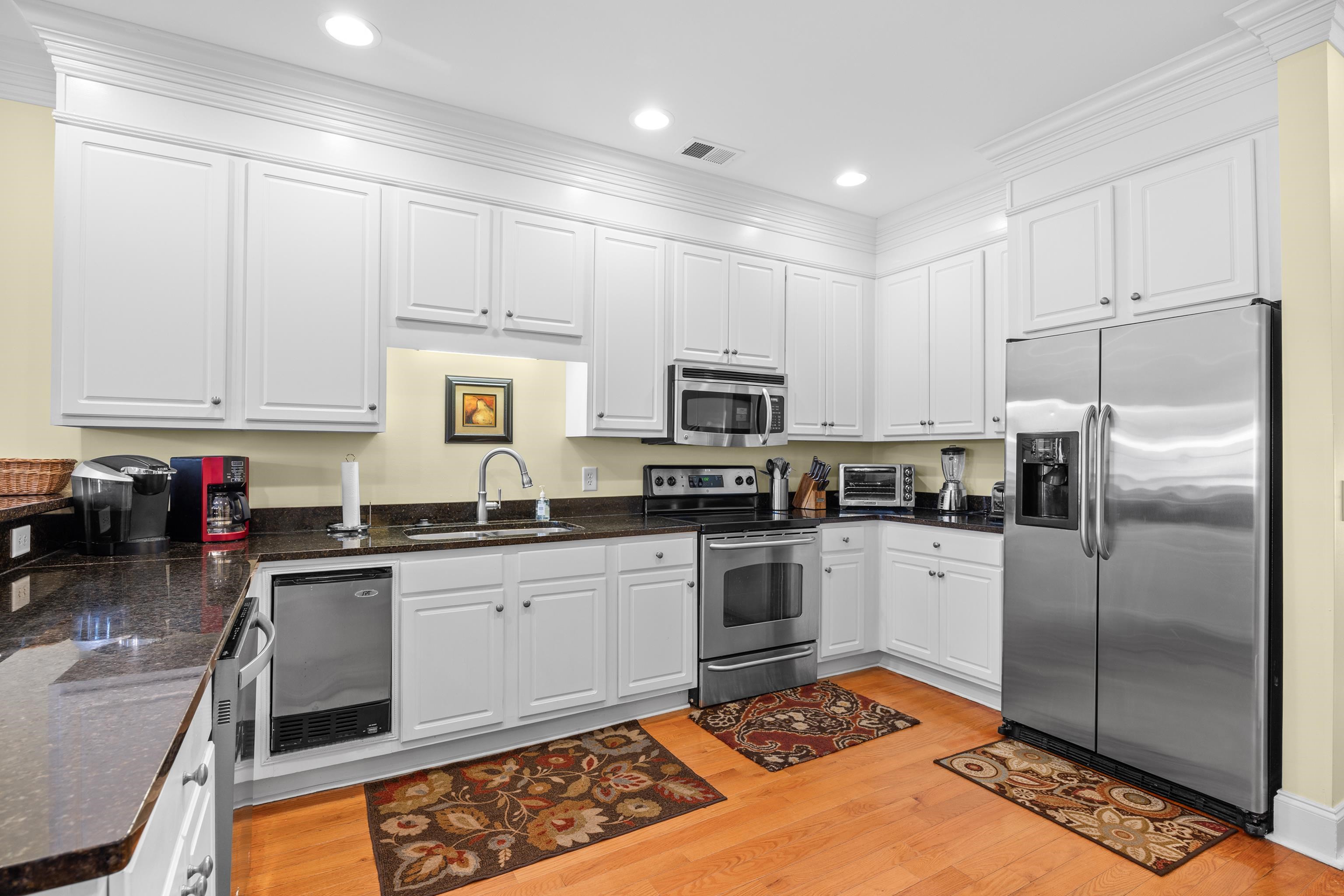 118 Seabreeze Dr. Property Photo 15