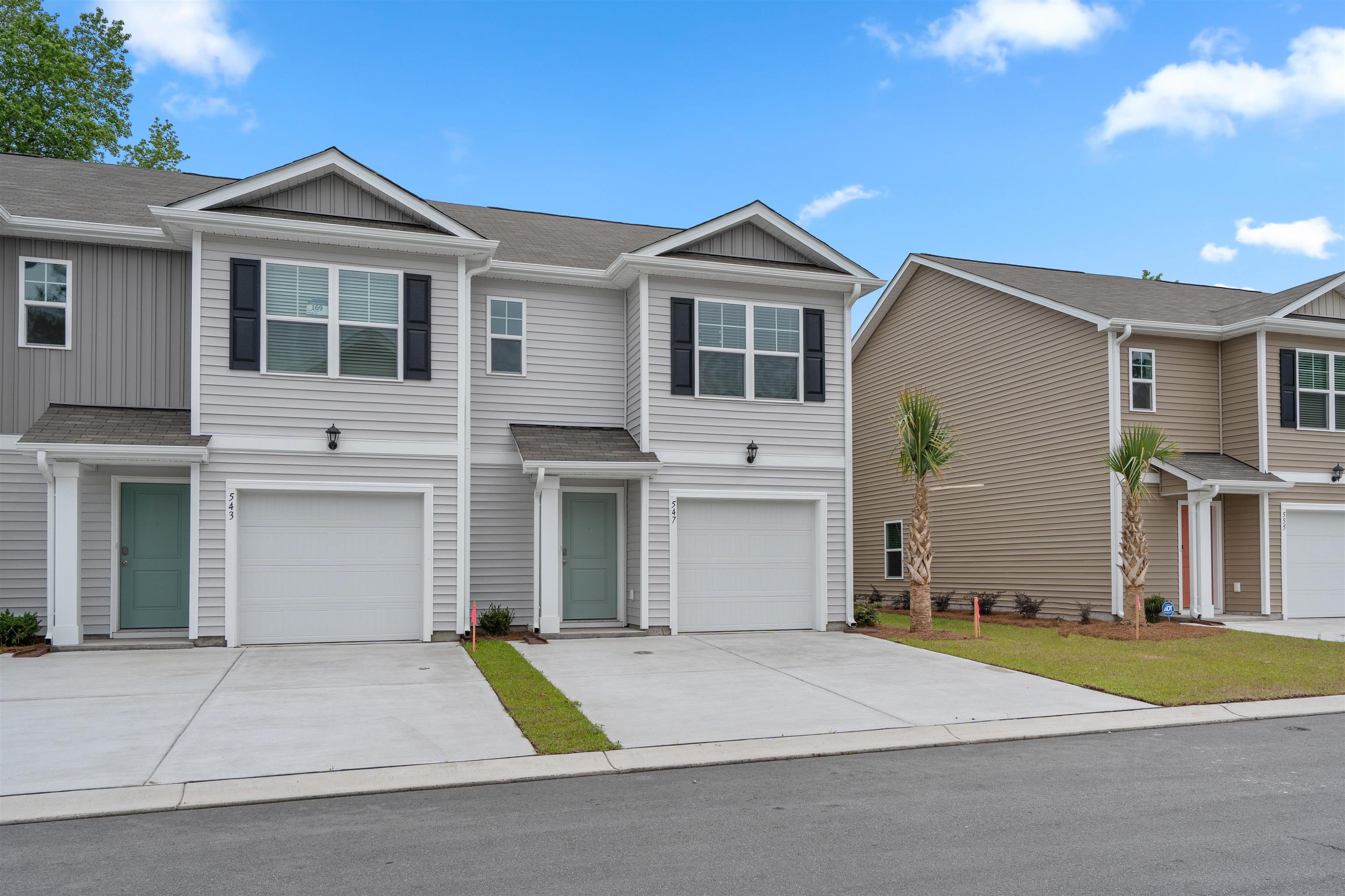 547 Gemstone Blvd Property Photo 2