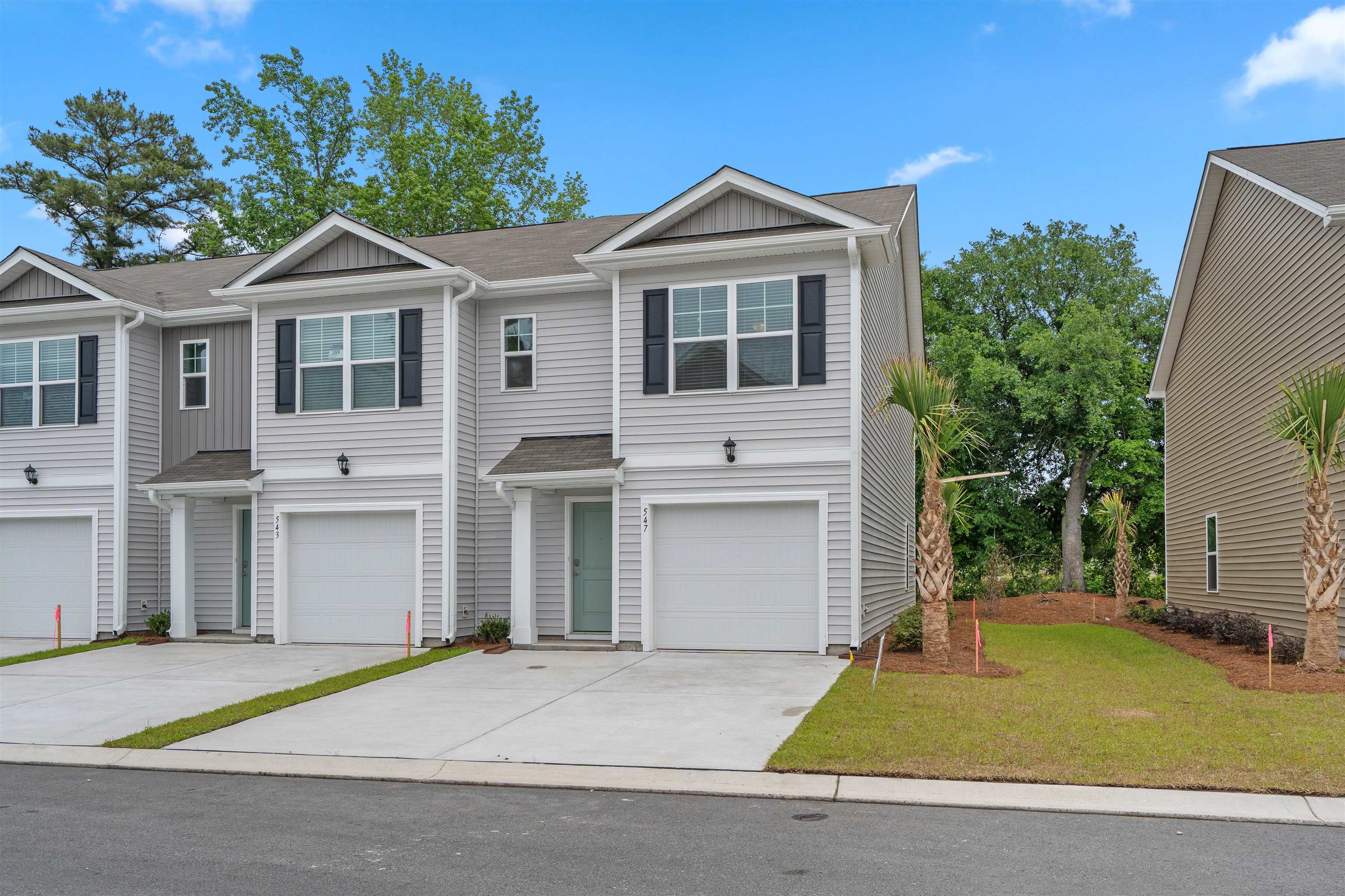 547 Gemstone Blvd Property Photo 3