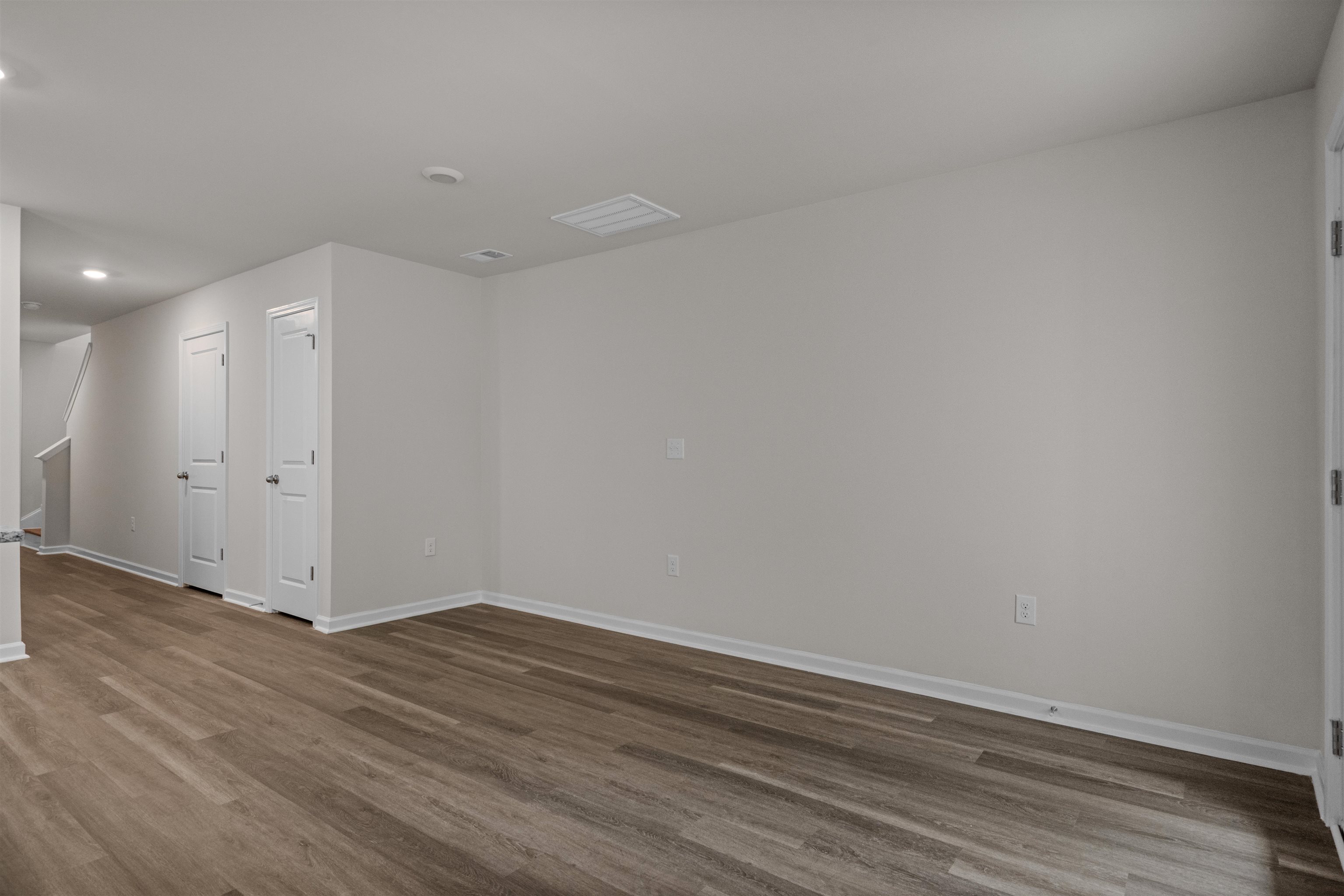 547 Gemstone Blvd Property Photo 12