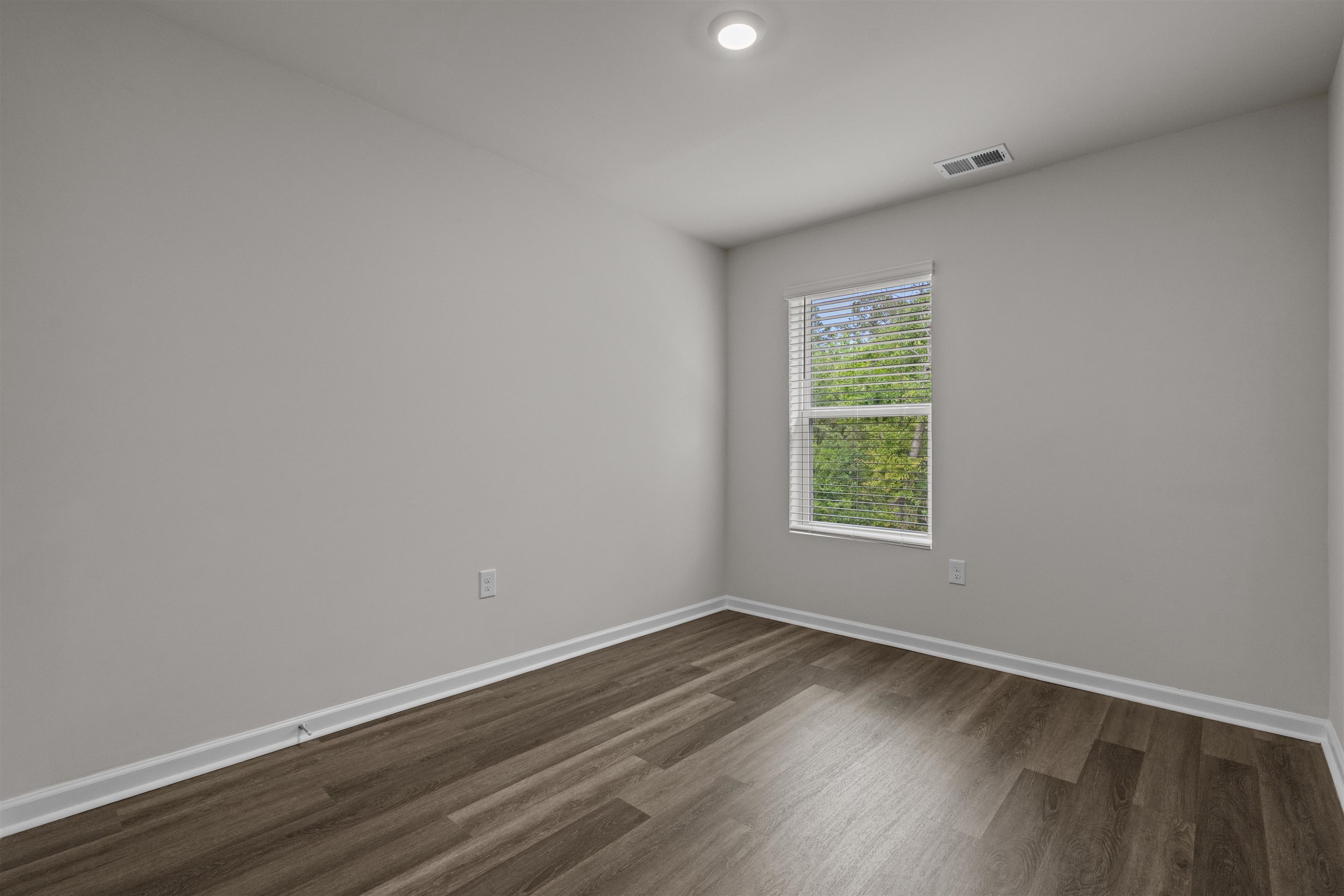 547 Gemstone Blvd Property Photo 22