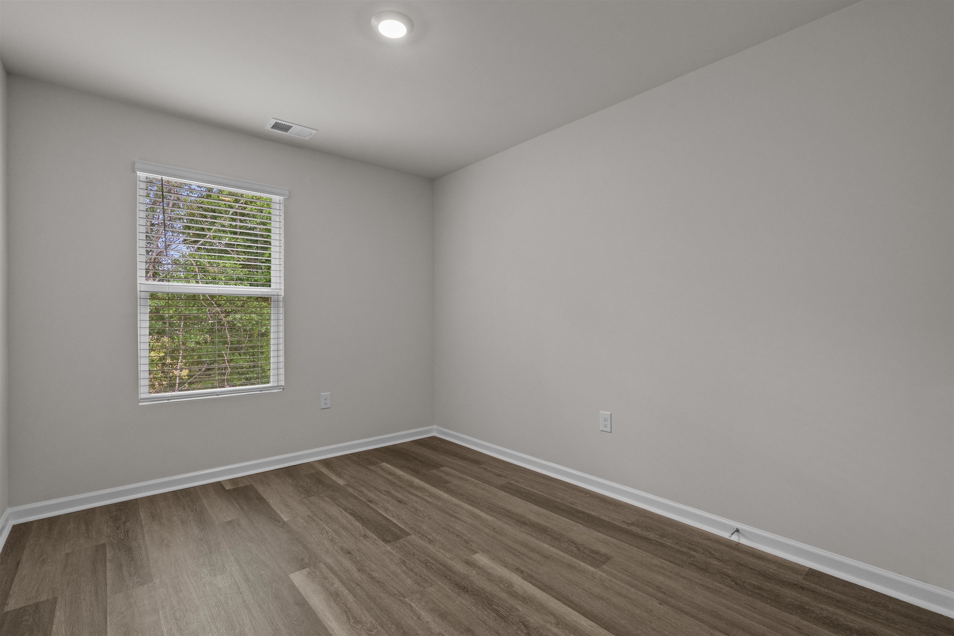 547 Gemstone Blvd Property Photo 24