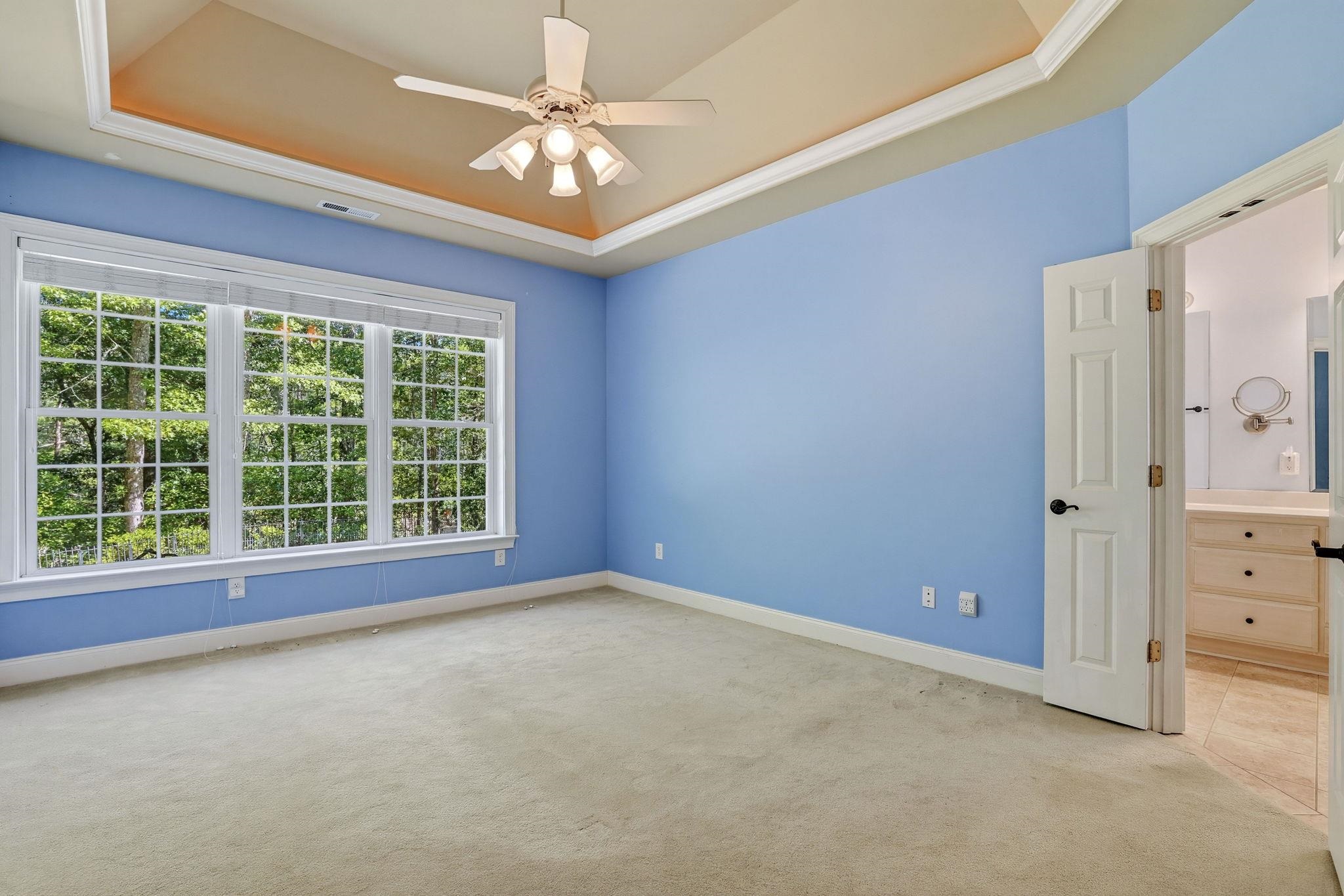 899 Shaftesbury Ln. Property Photo 18