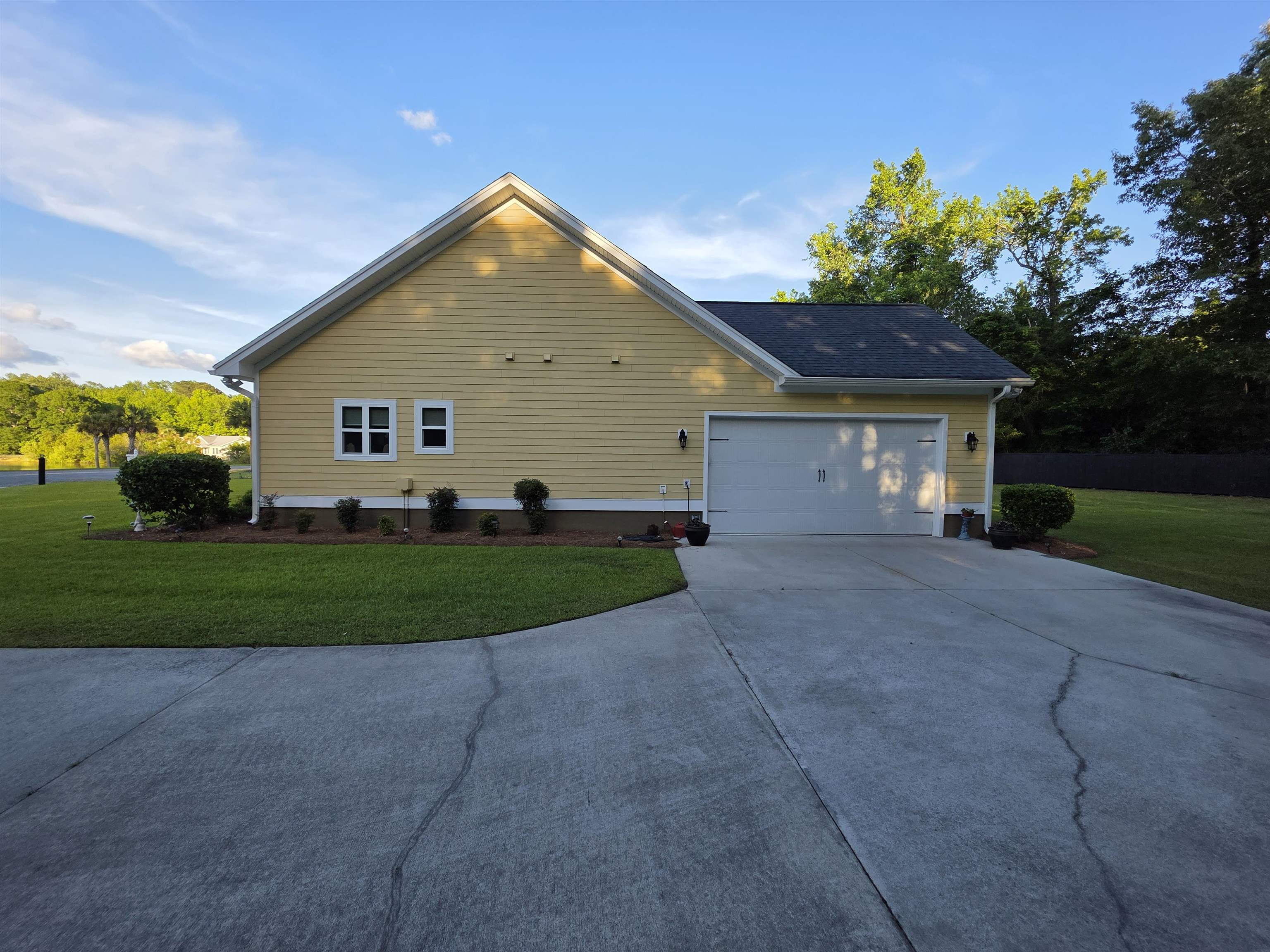 1198 Hitchfield Ln Property Photo 4