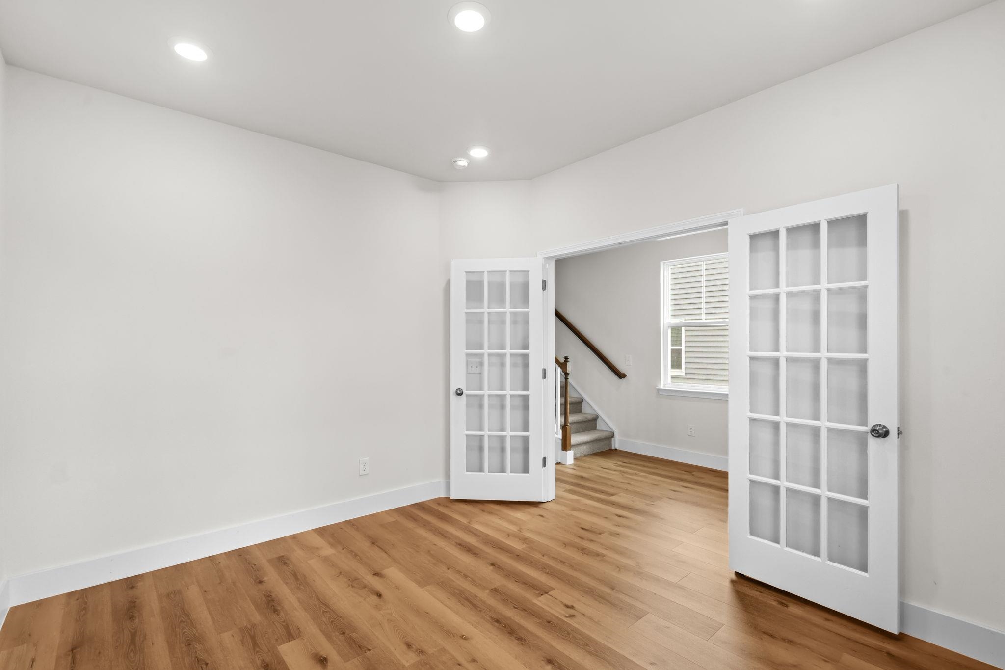 1091 Harbison Circle Property Photo 8