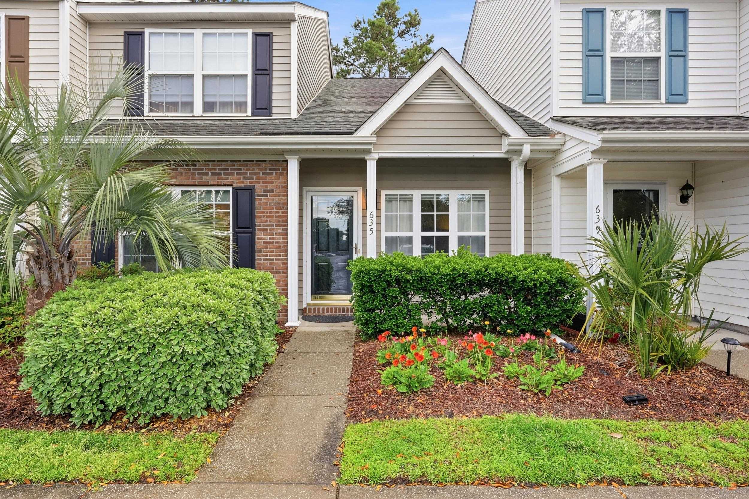 635 Wilshire Ln. Property Photo 2