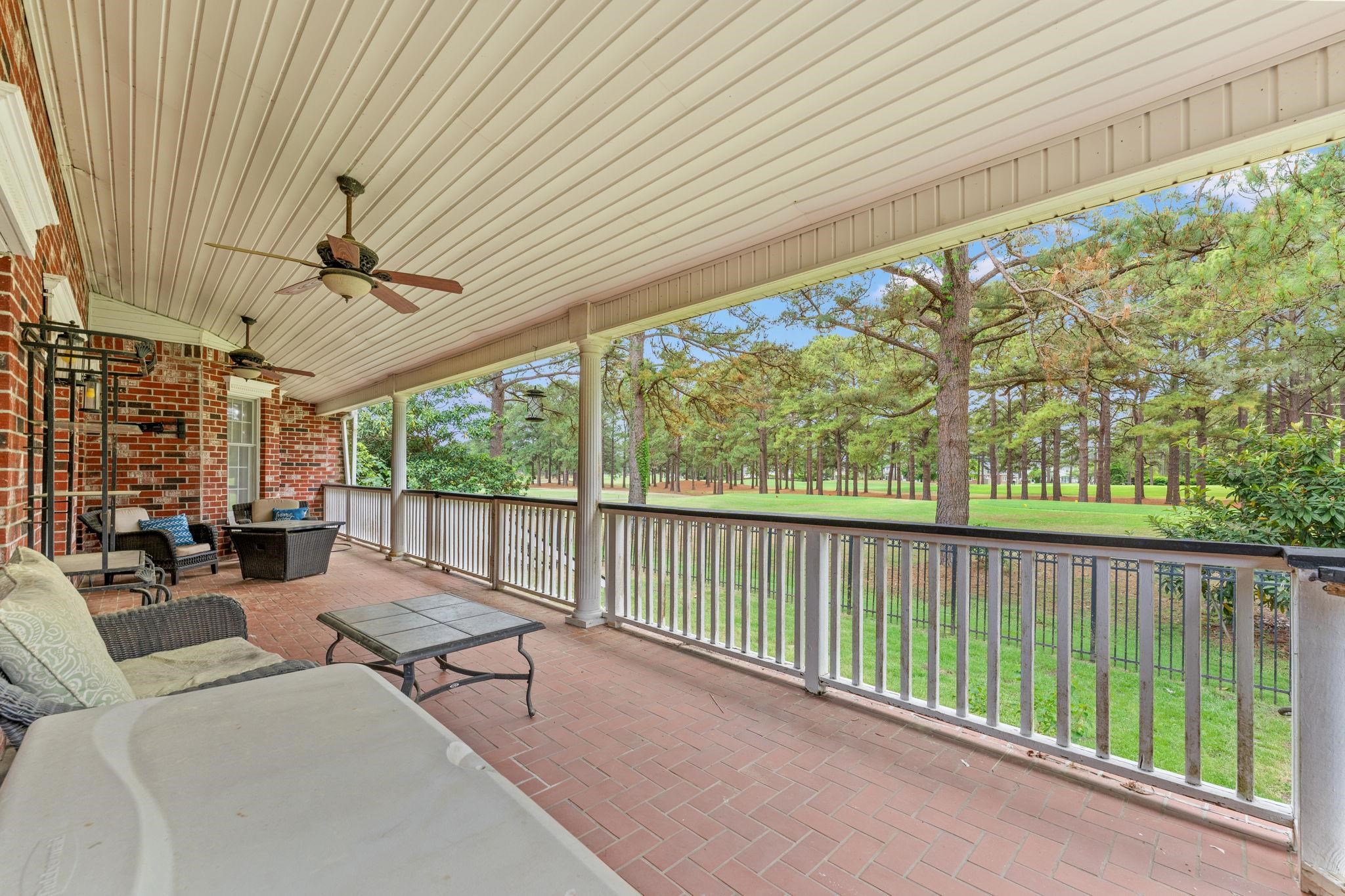 3749 Annandale Dr. Property Photo 3