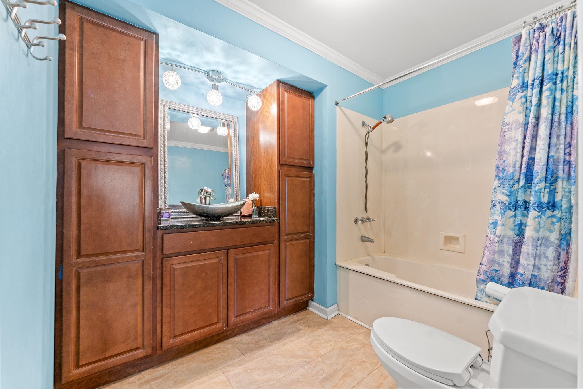 3749 Annandale Dr. Property Photo 33