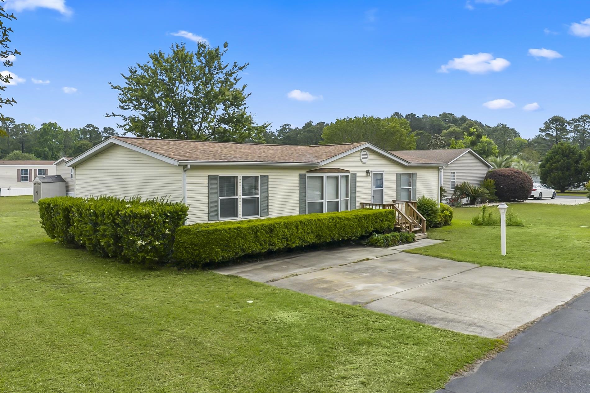 1093 Palm Dr. Property Photo 1