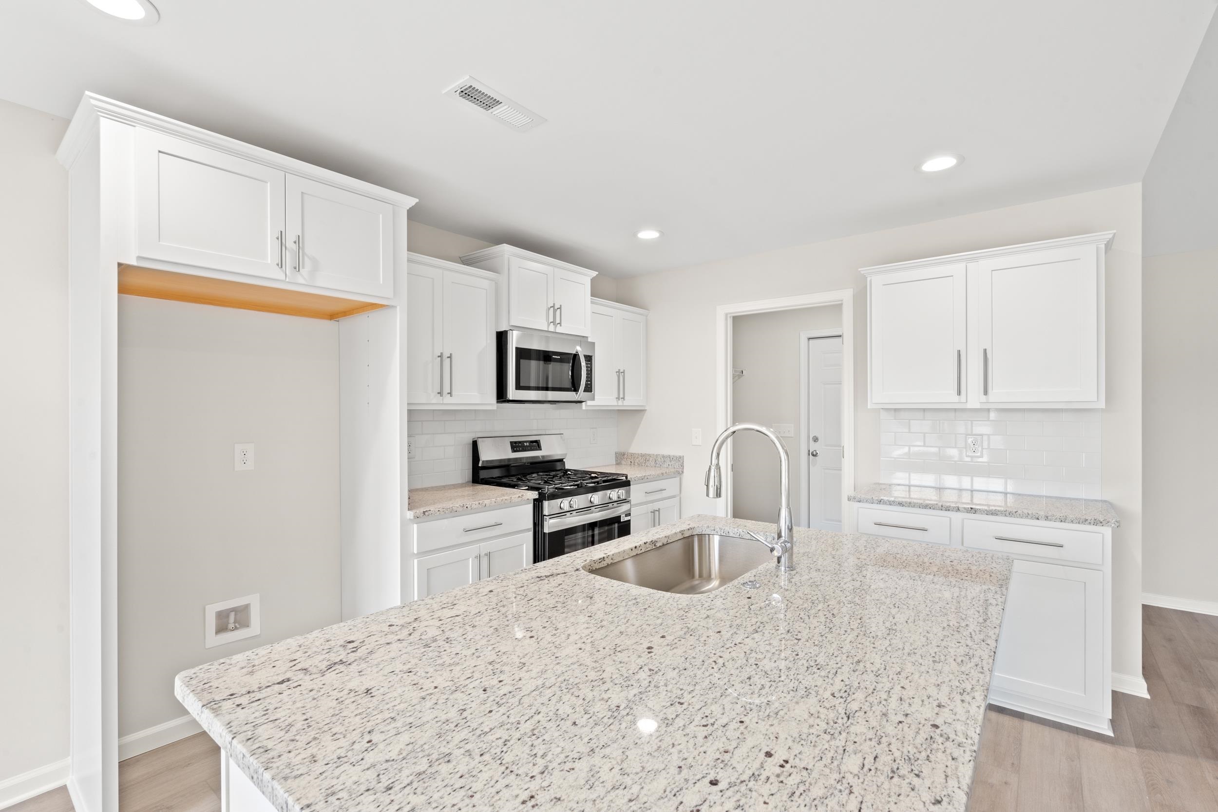185 Peru Farm Dr. Property Photo 5