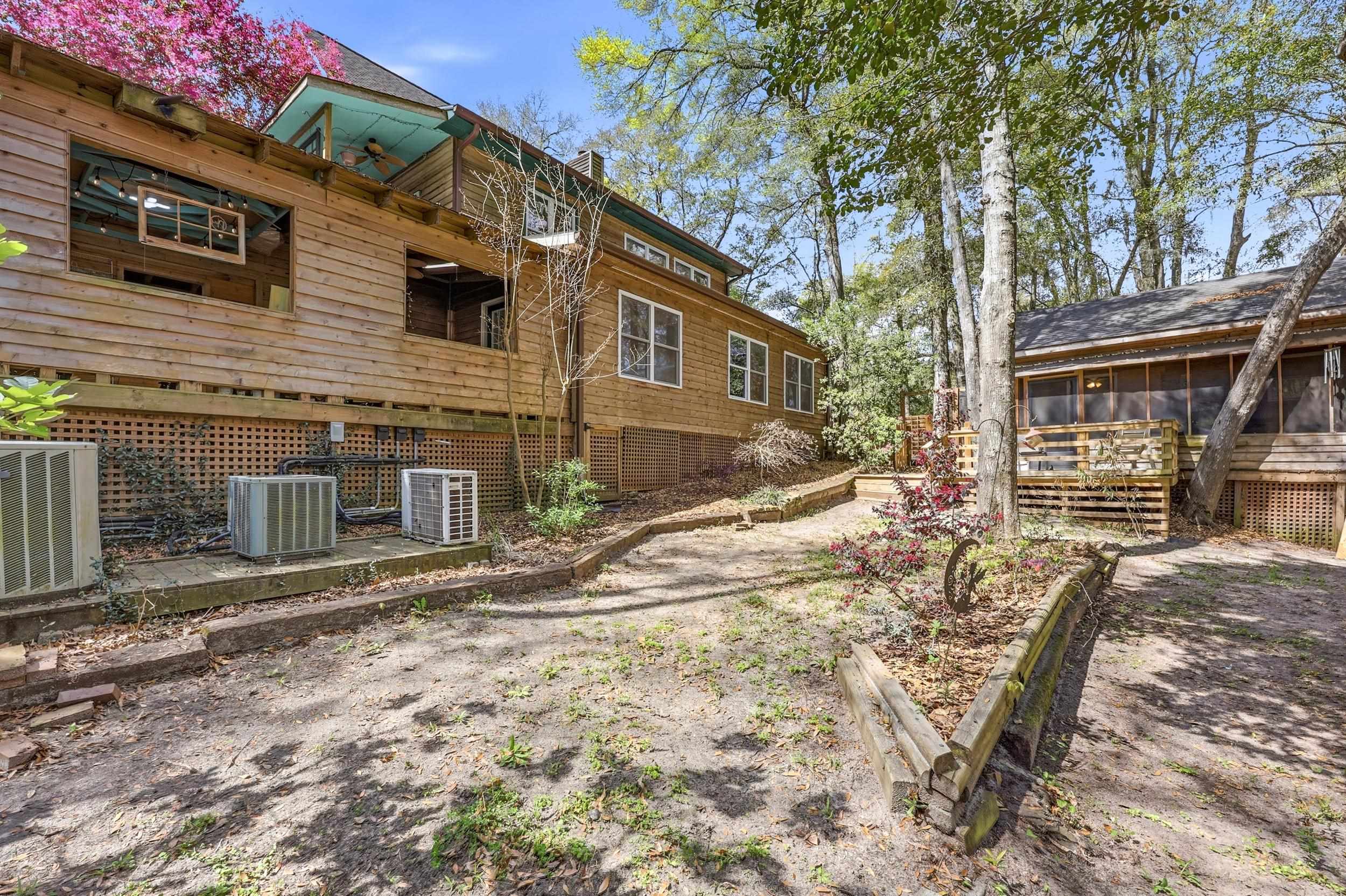 34 Clifton Dr. Property Photo 4