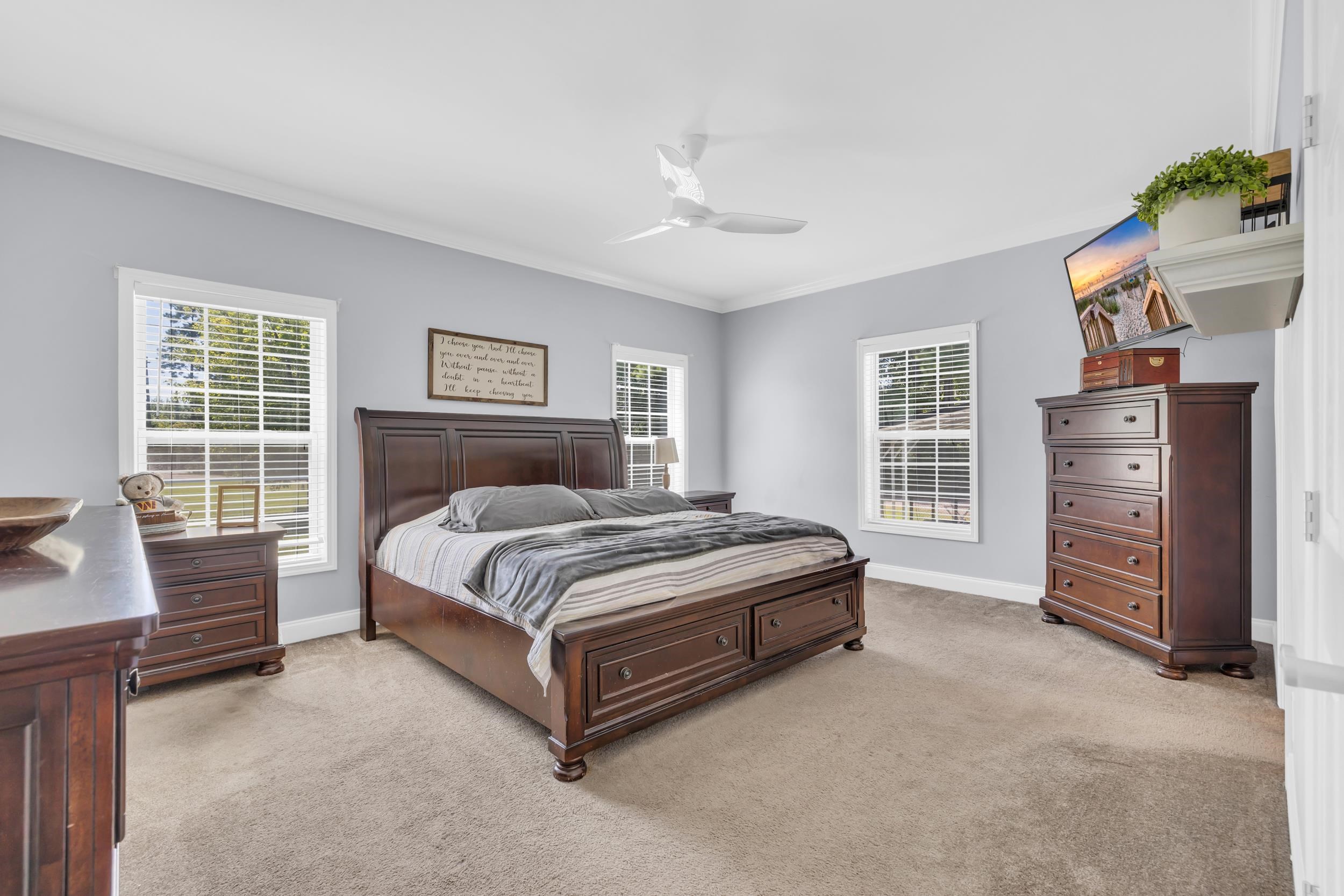 381 Saint Ives Rd. Property Photo 4