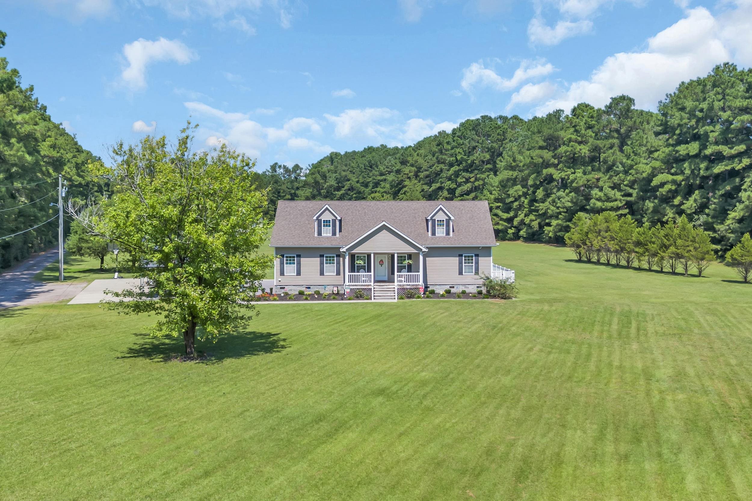 381 Saint Ives Rd. Property Photo 9