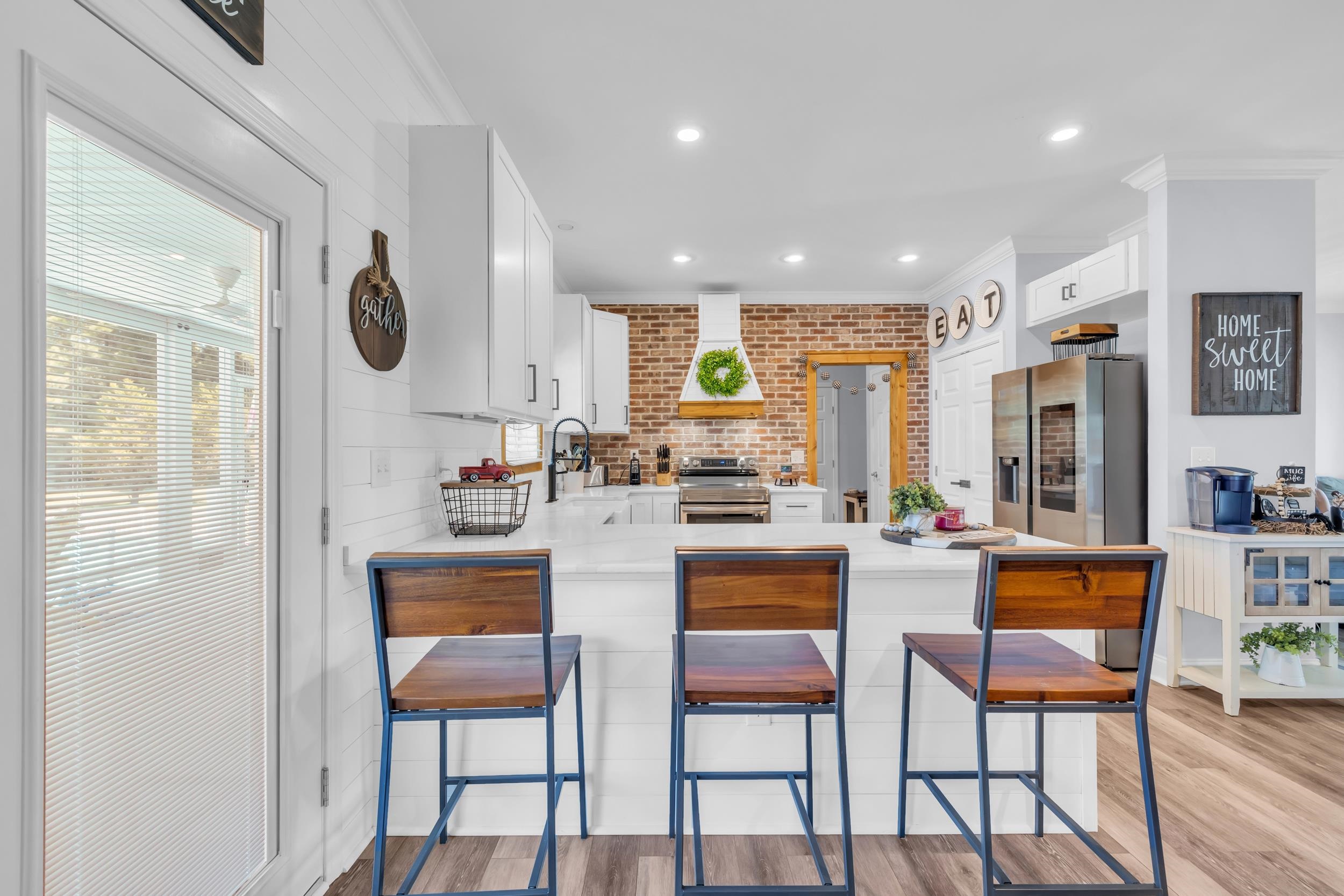 381 Saint Ives Rd. Property Photo 17