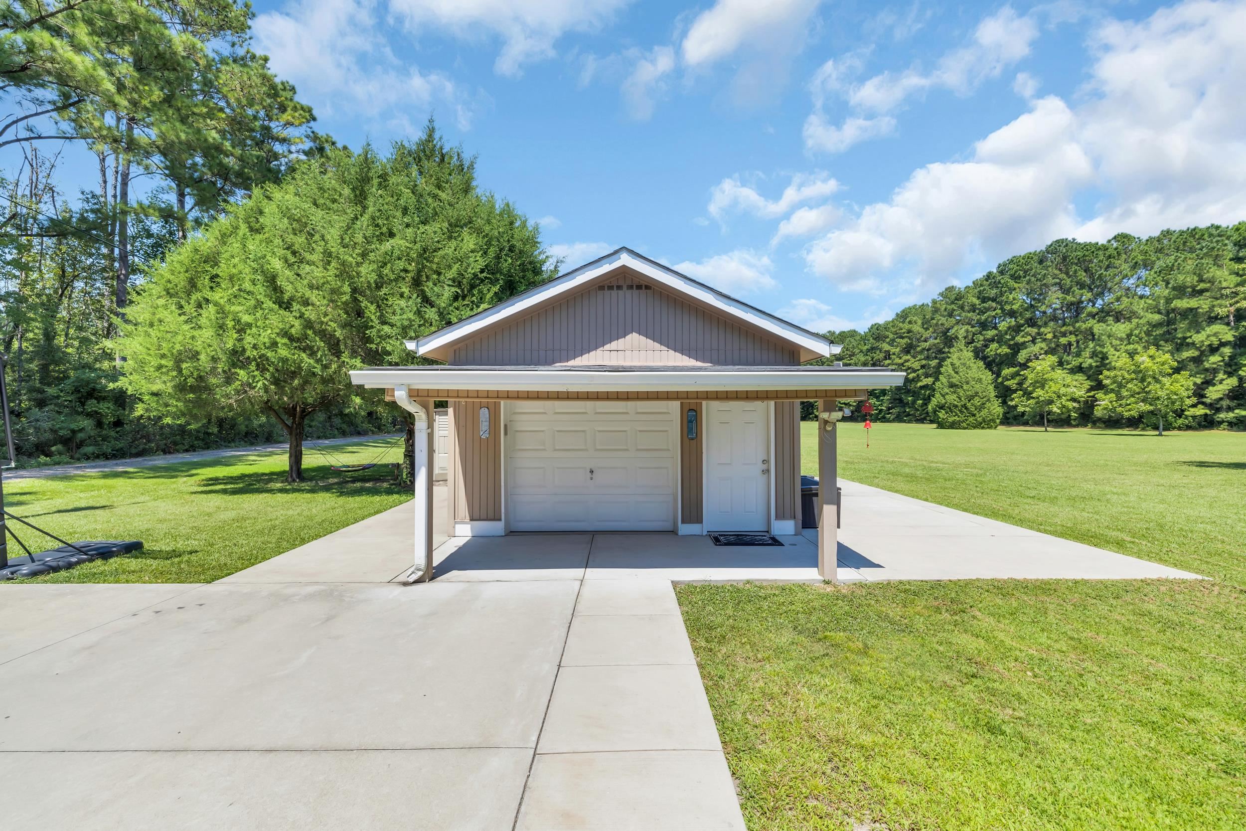 381 Saint Ives Rd. Property Photo 44