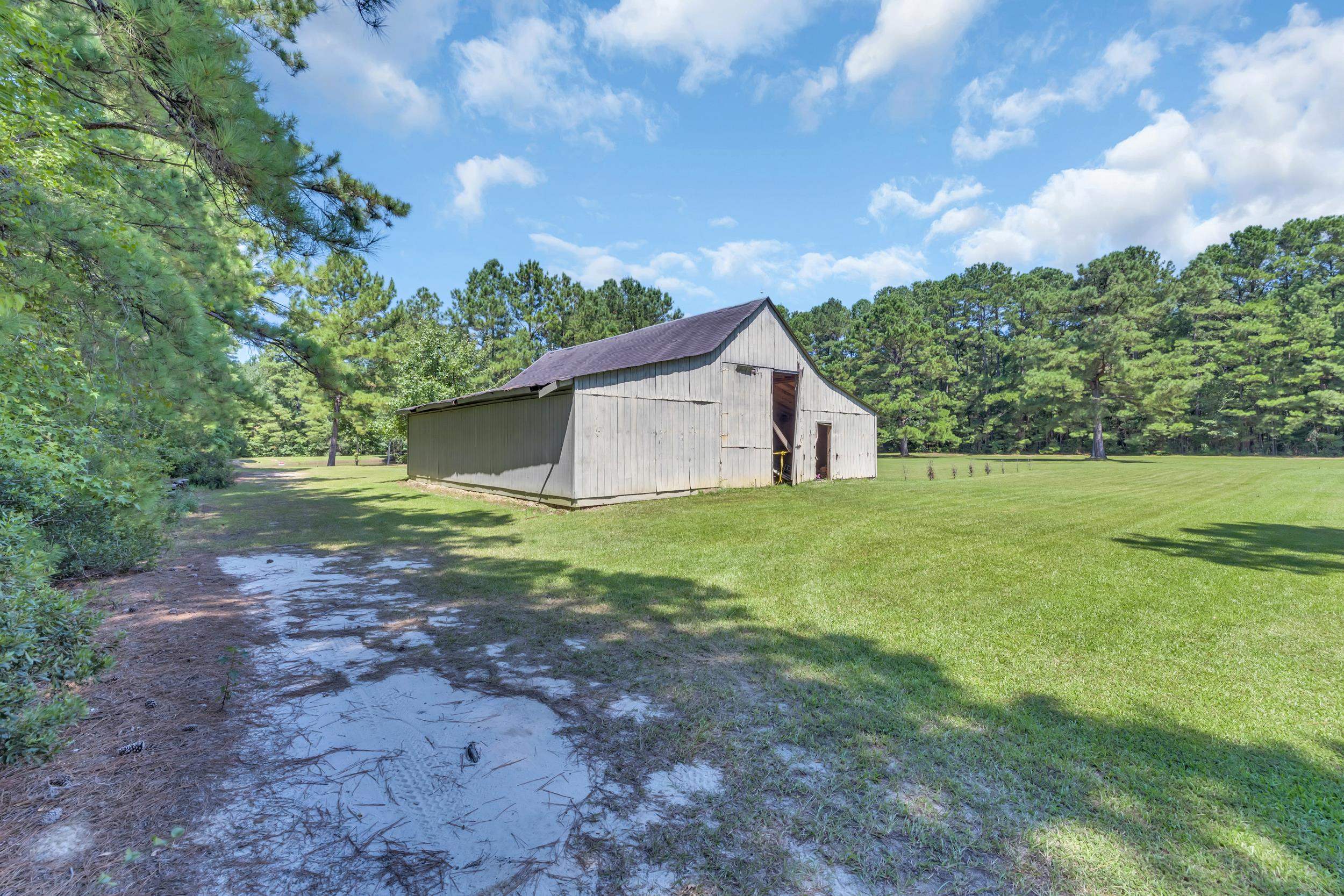 381 Saint Ives Rd. Property Photo 48