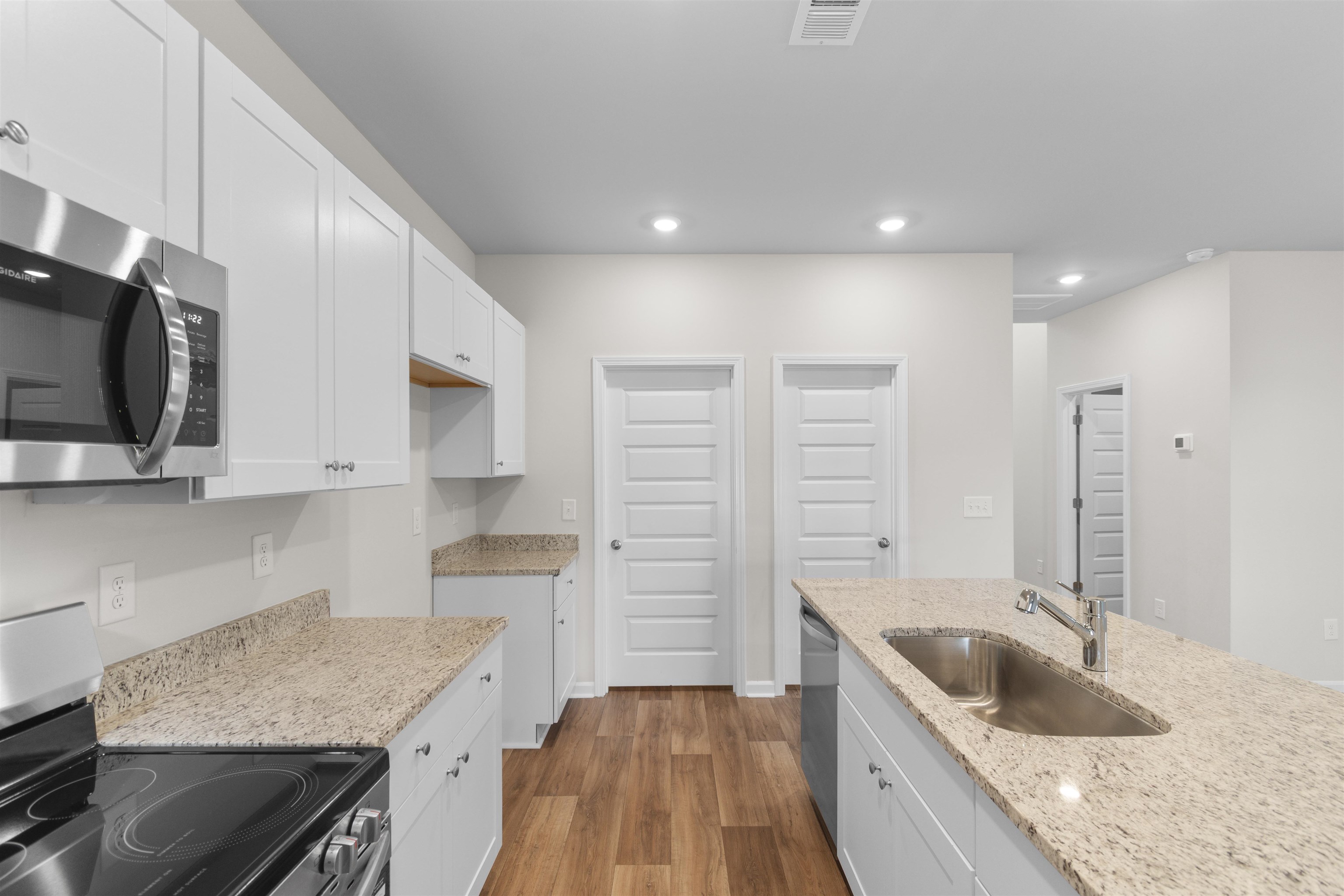 1209 Patchouli Dr. Property Photo 10
