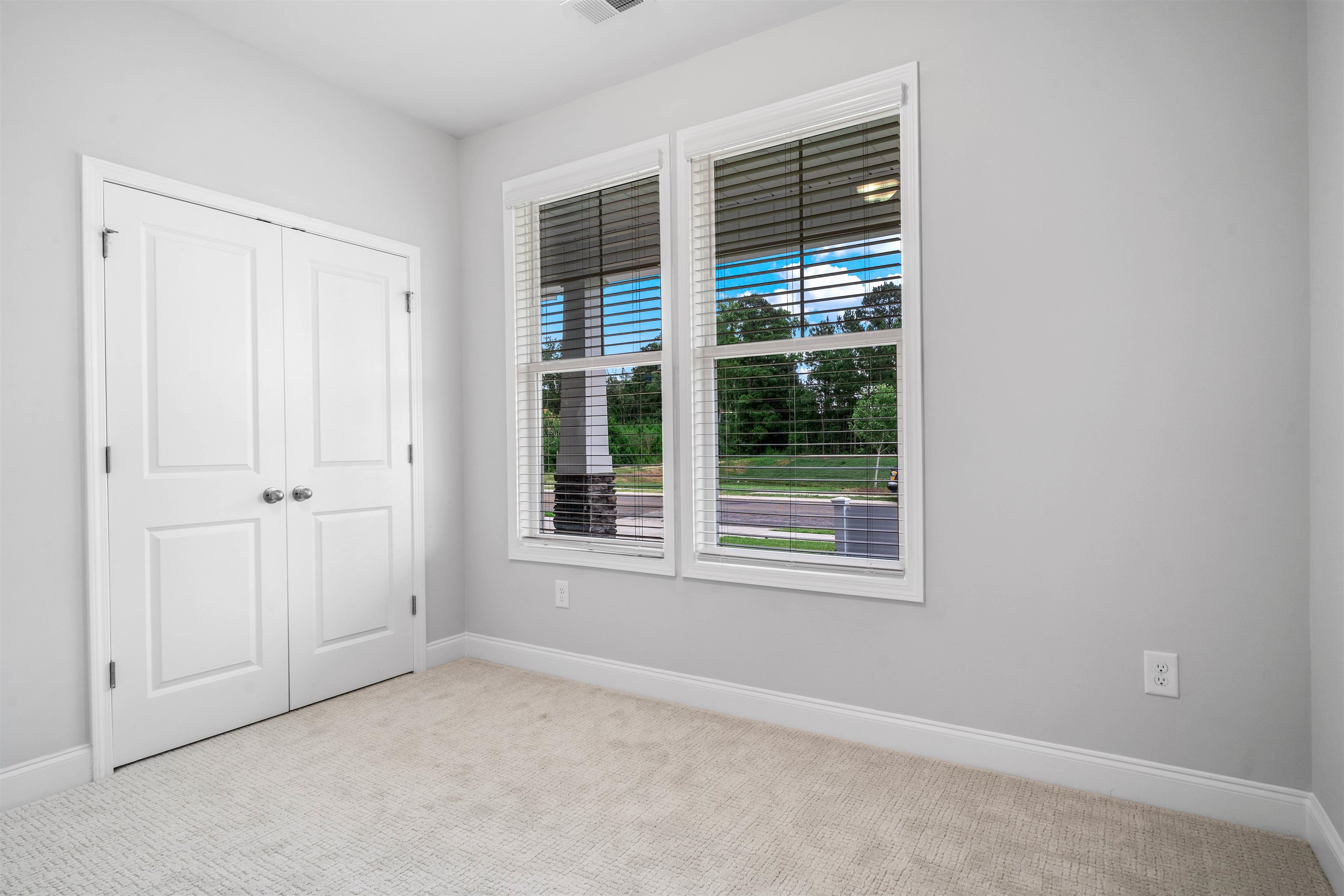 7716 Vicino Path Property Photo 13