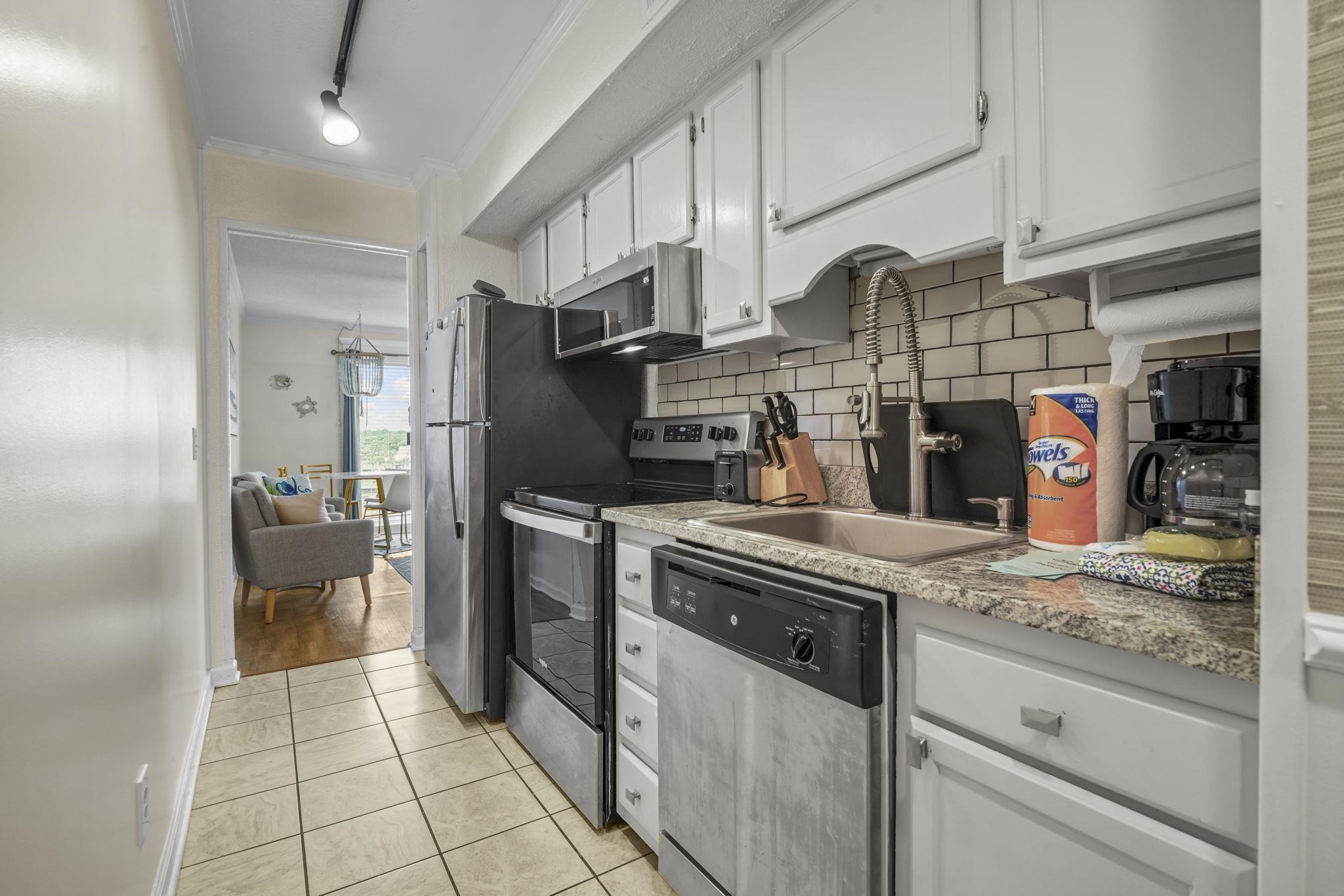 9400 Shore Dr. Property Photo 13