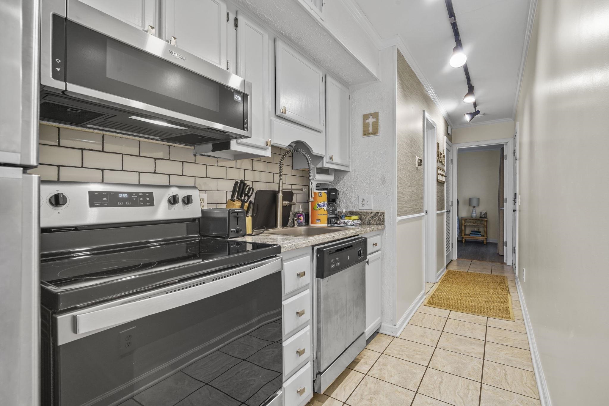 9400 Shore Dr. Property Photo 16