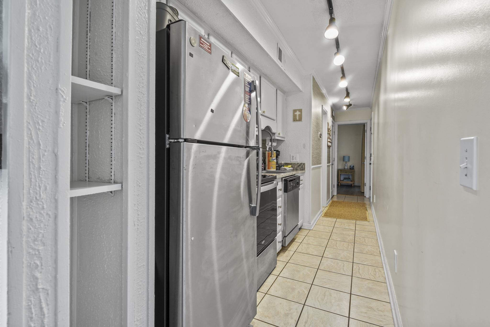 9400 Shore Dr. Property Photo 17