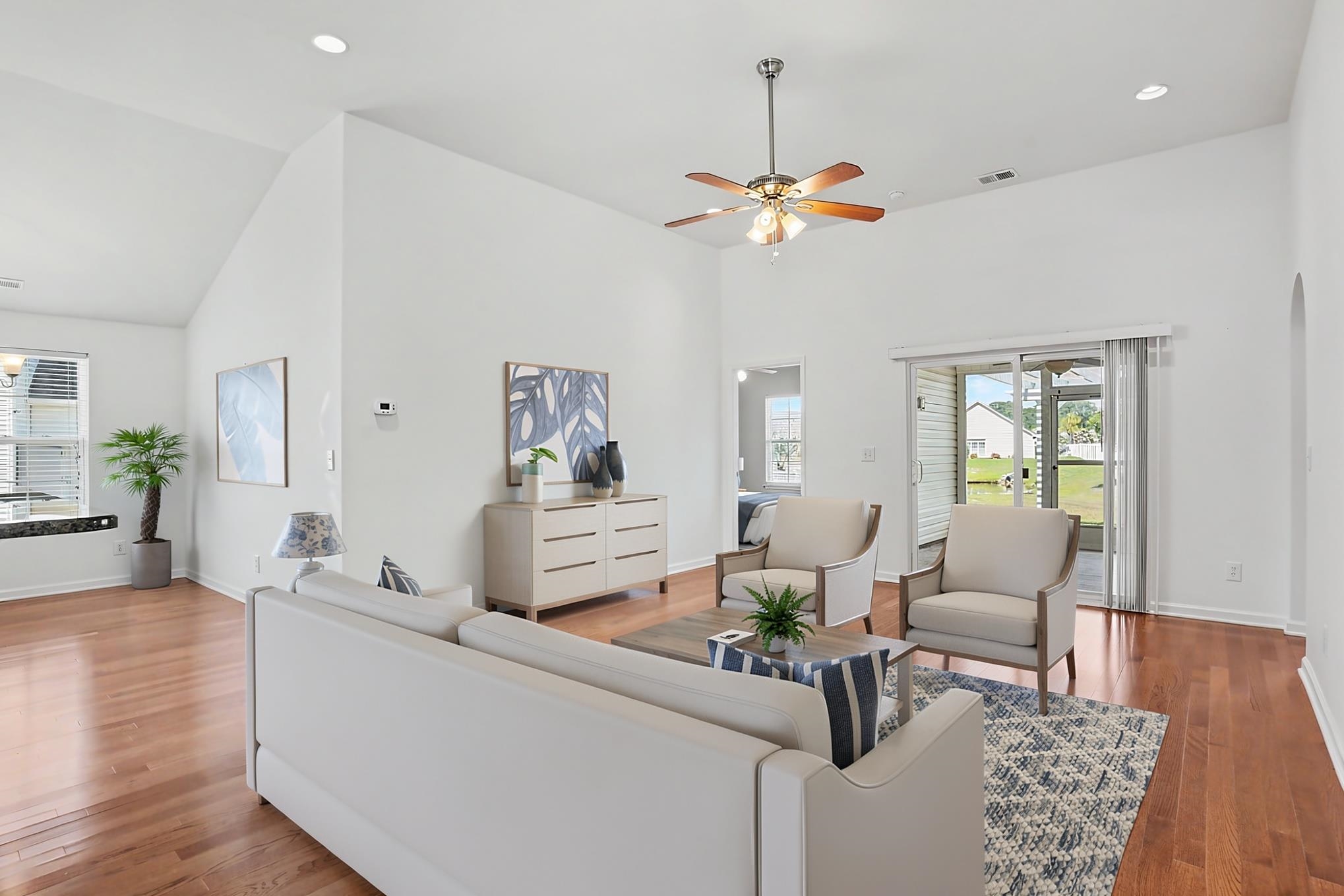 293 Southern Breezes Circle Property Photo 5
