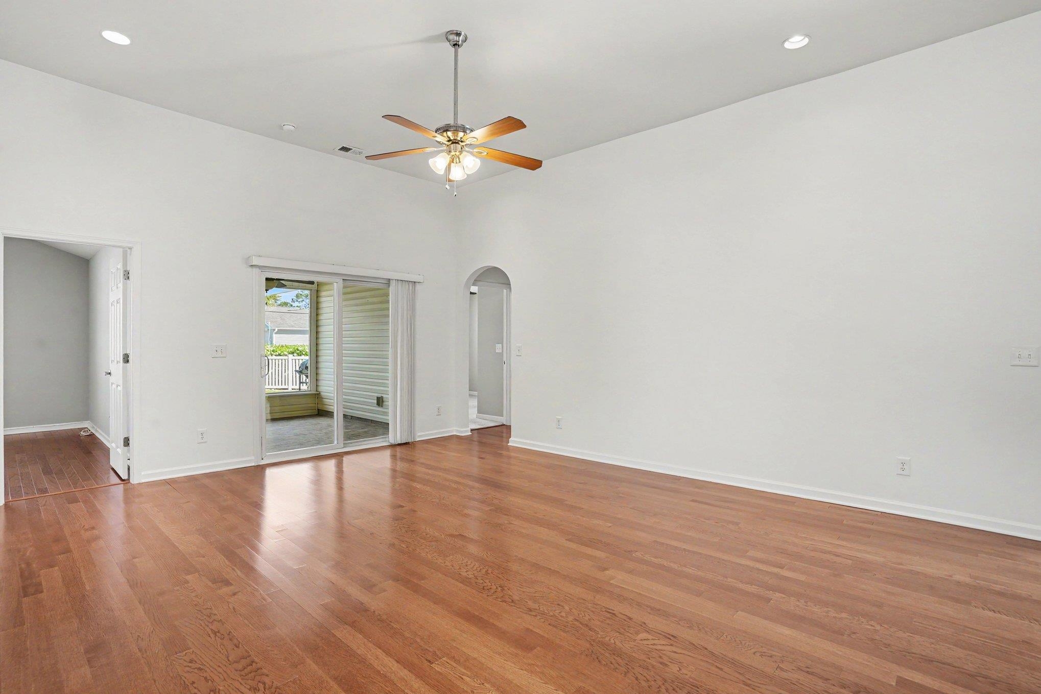 293 Southern Breezes Circle Property Photo 32
