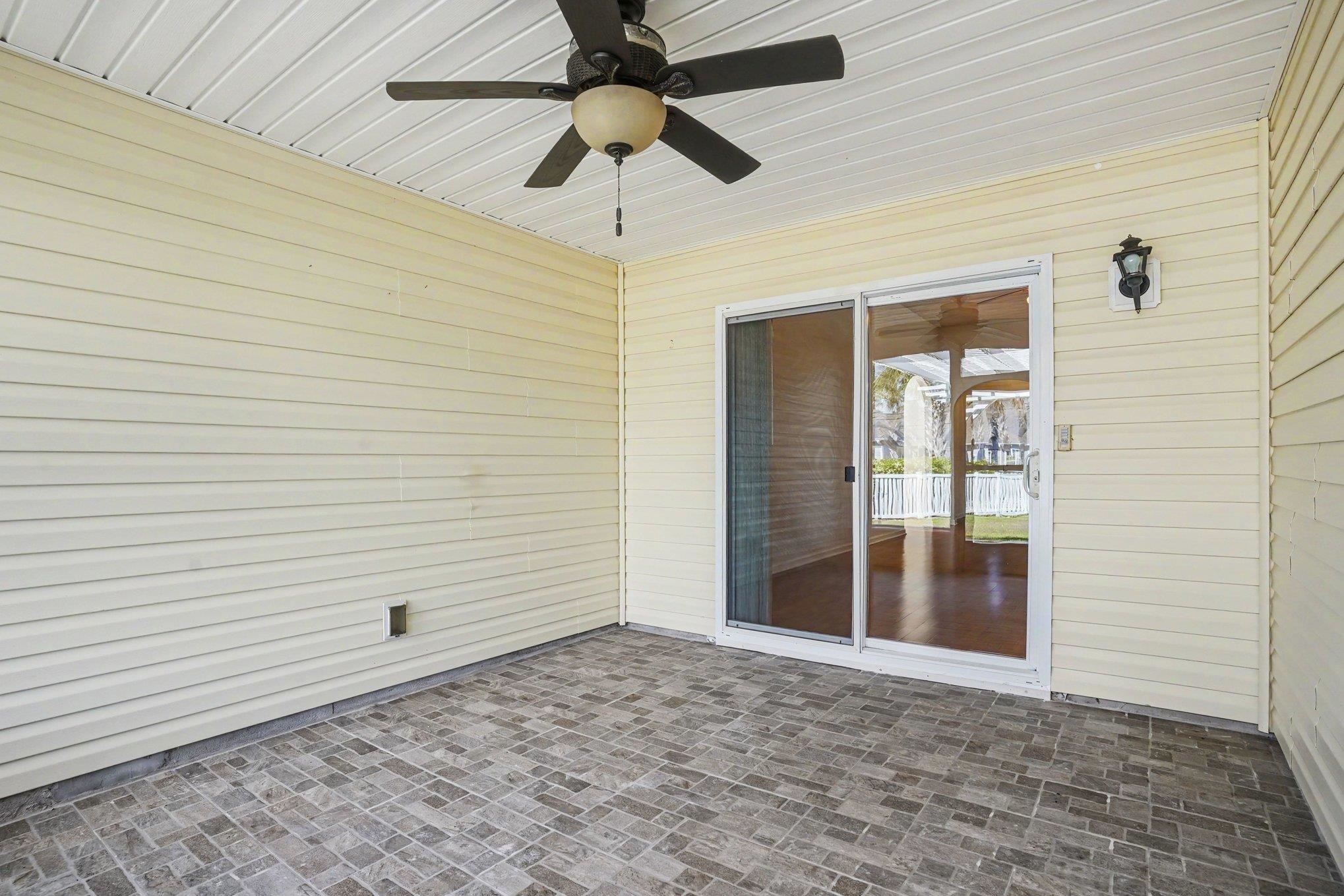 293 Southern Breezes Circle Property Photo 34