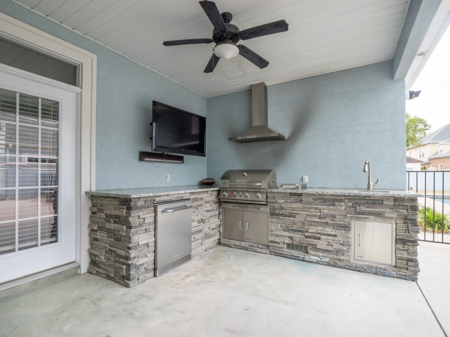 925 Bluffview Dr. Property Photo 6