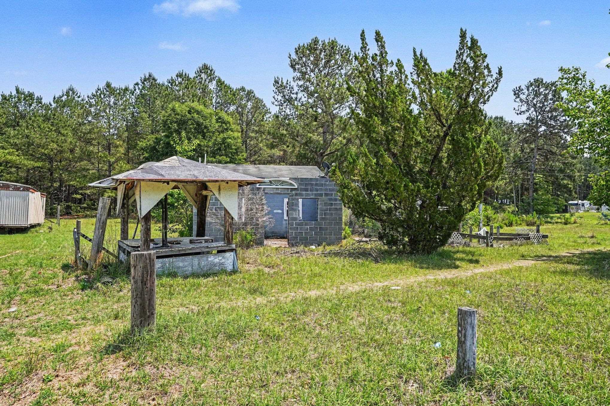 8963 Ware Dr. Property Photo 2