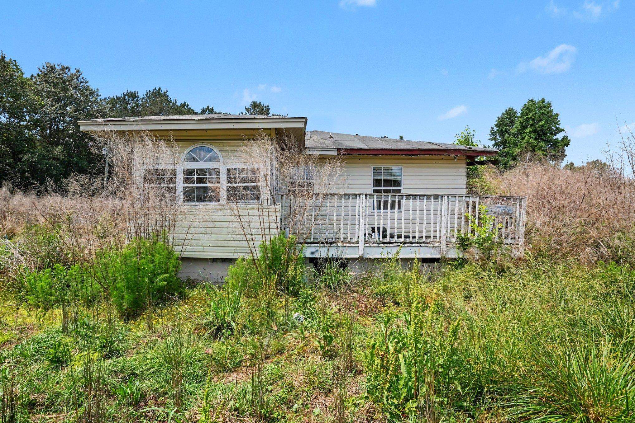 2149 Olive Dr. Property Photo 2