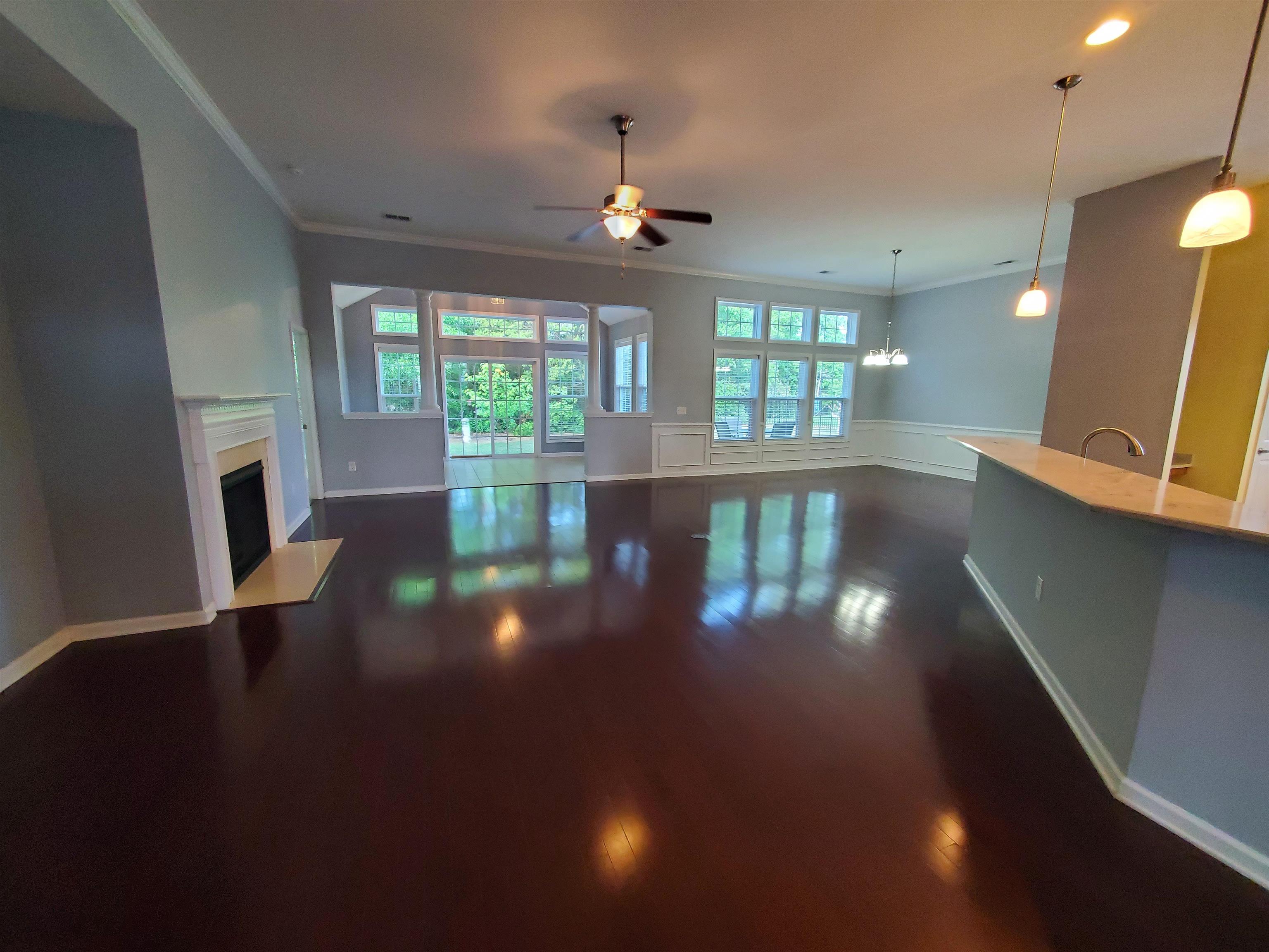 204 Chesterfield Ct. Property Photo 8