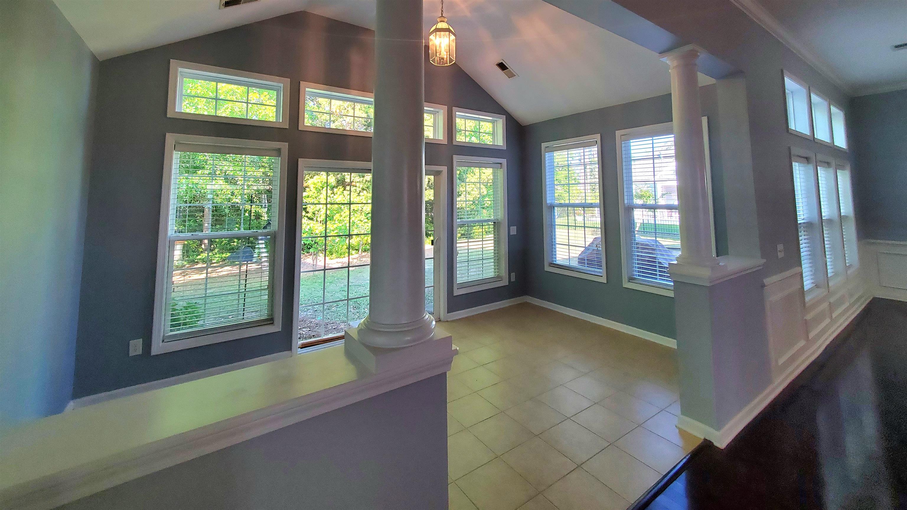 204 Chesterfield Ct. Property Photo 10
