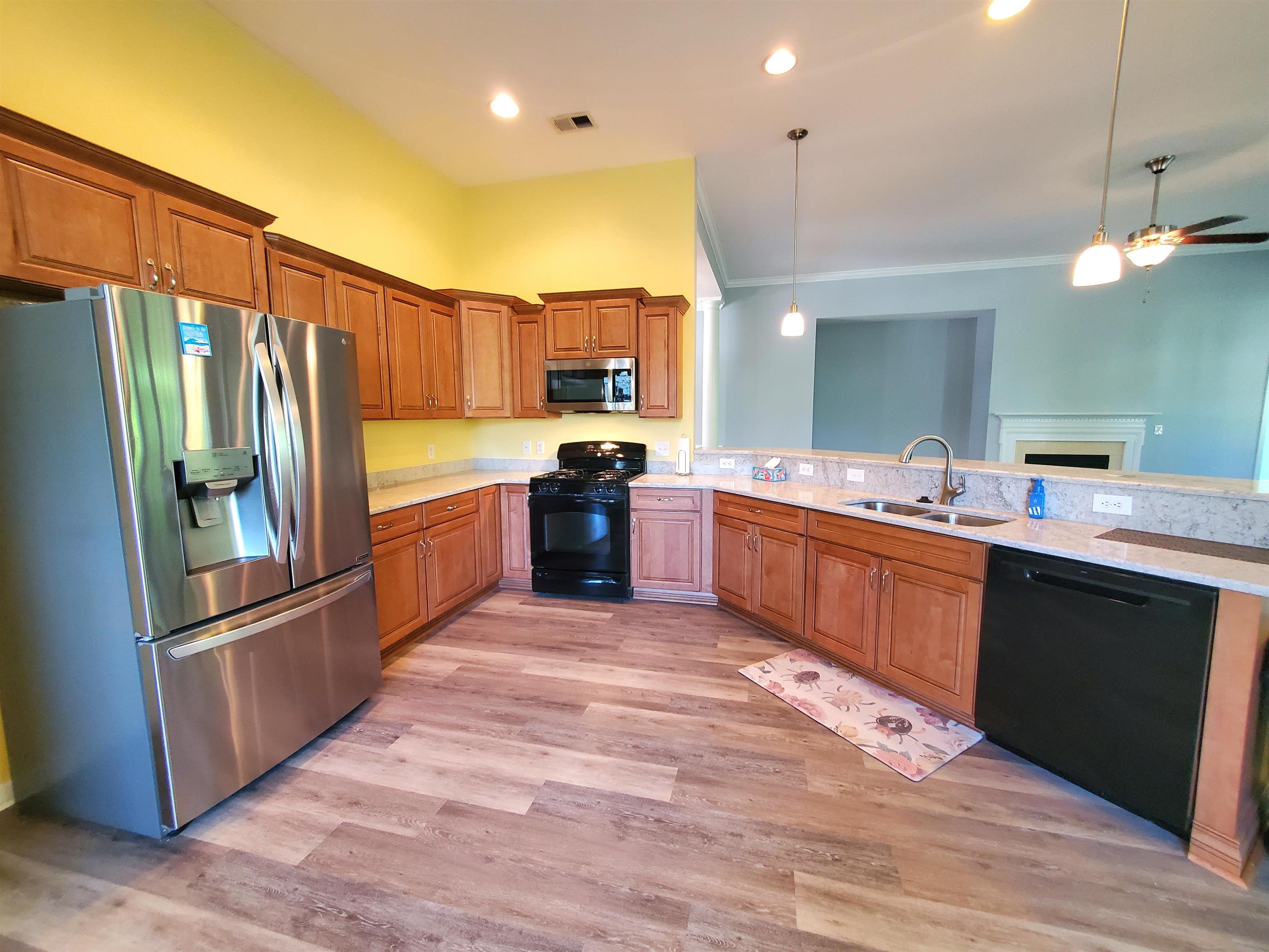 204 Chesterfield Ct. Property Photo 13